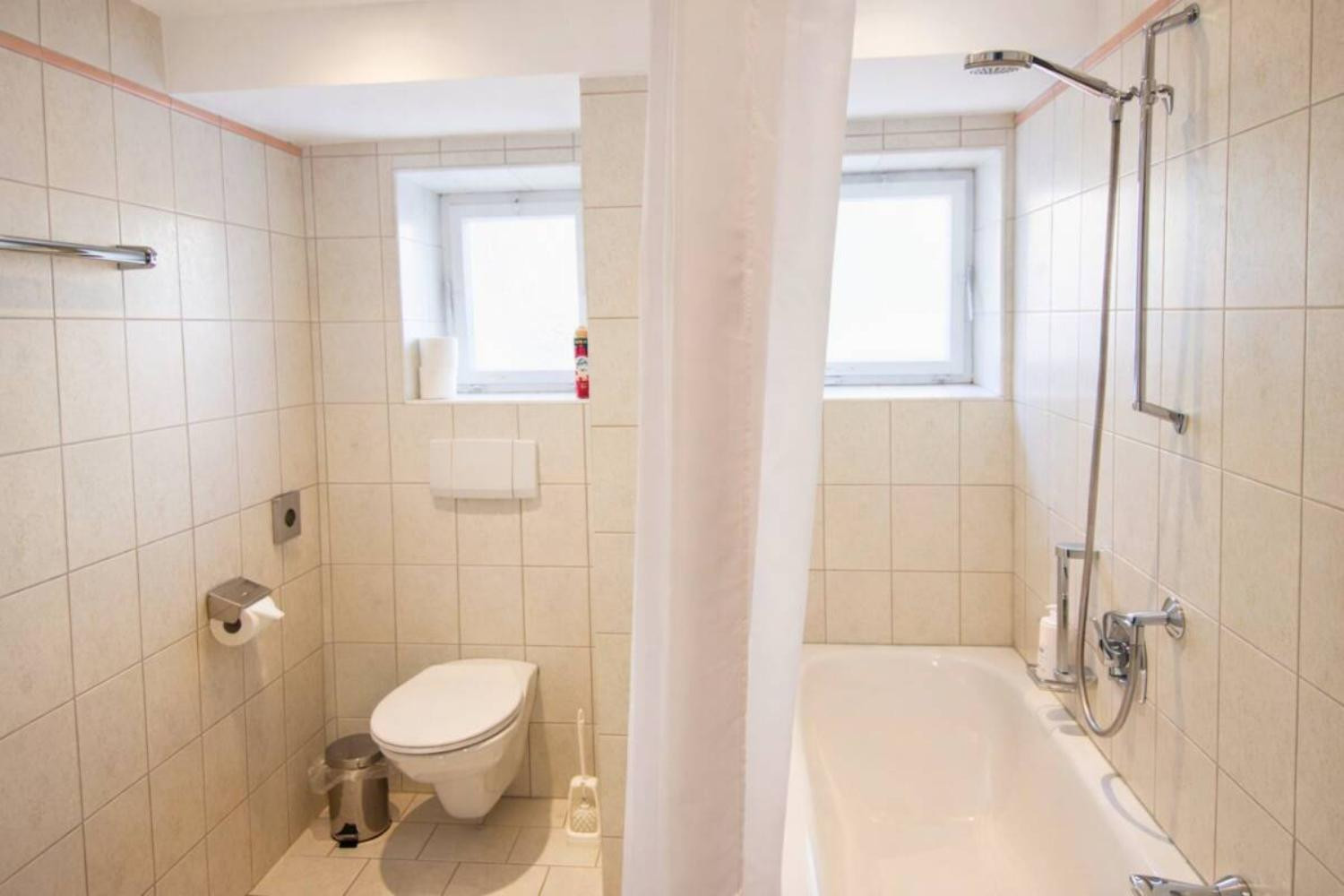 15-scalewidthwzeymdbd-skichalet-tirolerhof-serfaus-badkamer-1467269
