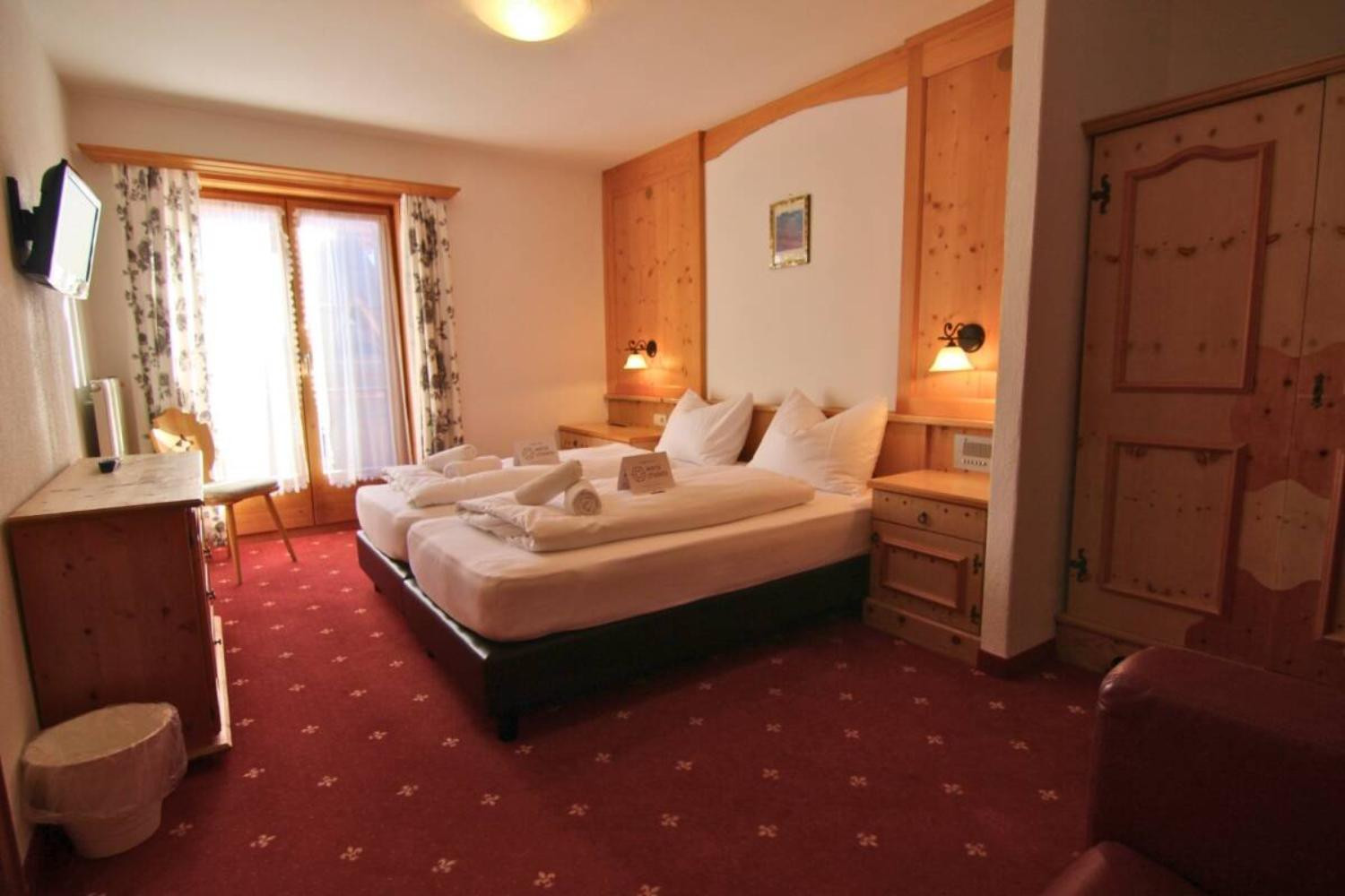 16-scalewidthwzeymdbd-catered-chalet-oostenrijk-tirolerhof-serfaus-tweepersoonskamer-1467270