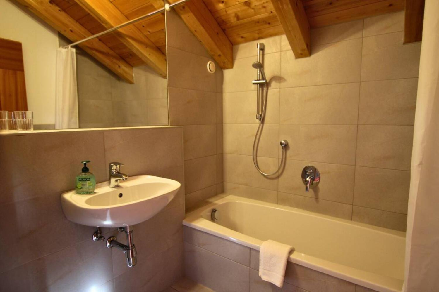 16-v2-scalewidthwzeymdbd-catered-chalet-kelle-fiss-ligbad-1467073