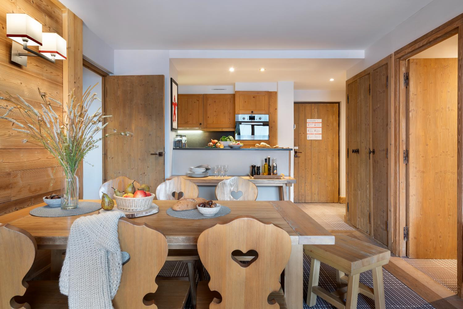 2-dining-area-2-bedrooms-chalet-du-forum-1038705