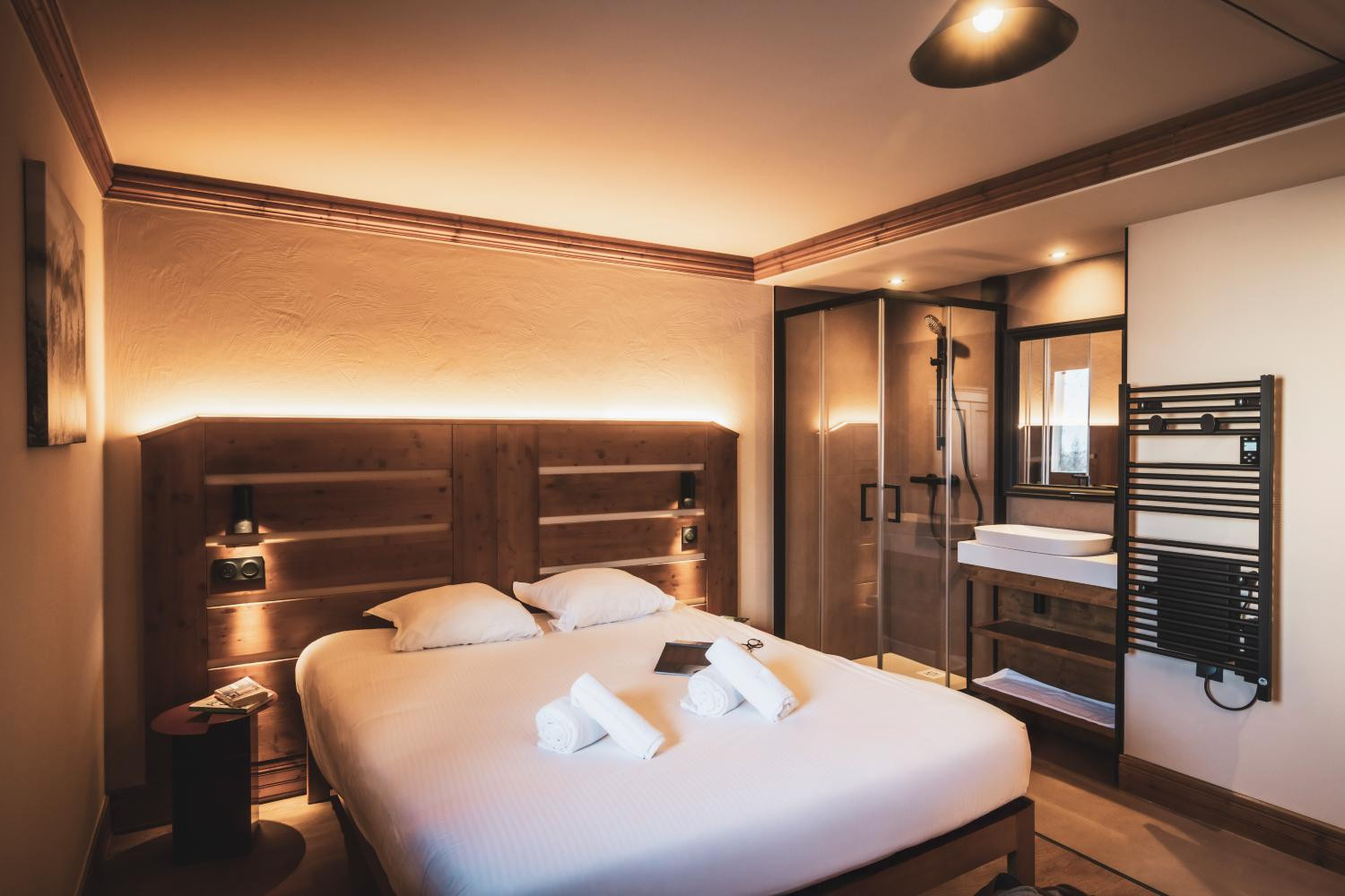 22-montagnettes-residence-sapiniere-menuires-4p6s-chambre-double-03-cande-2026-1450716