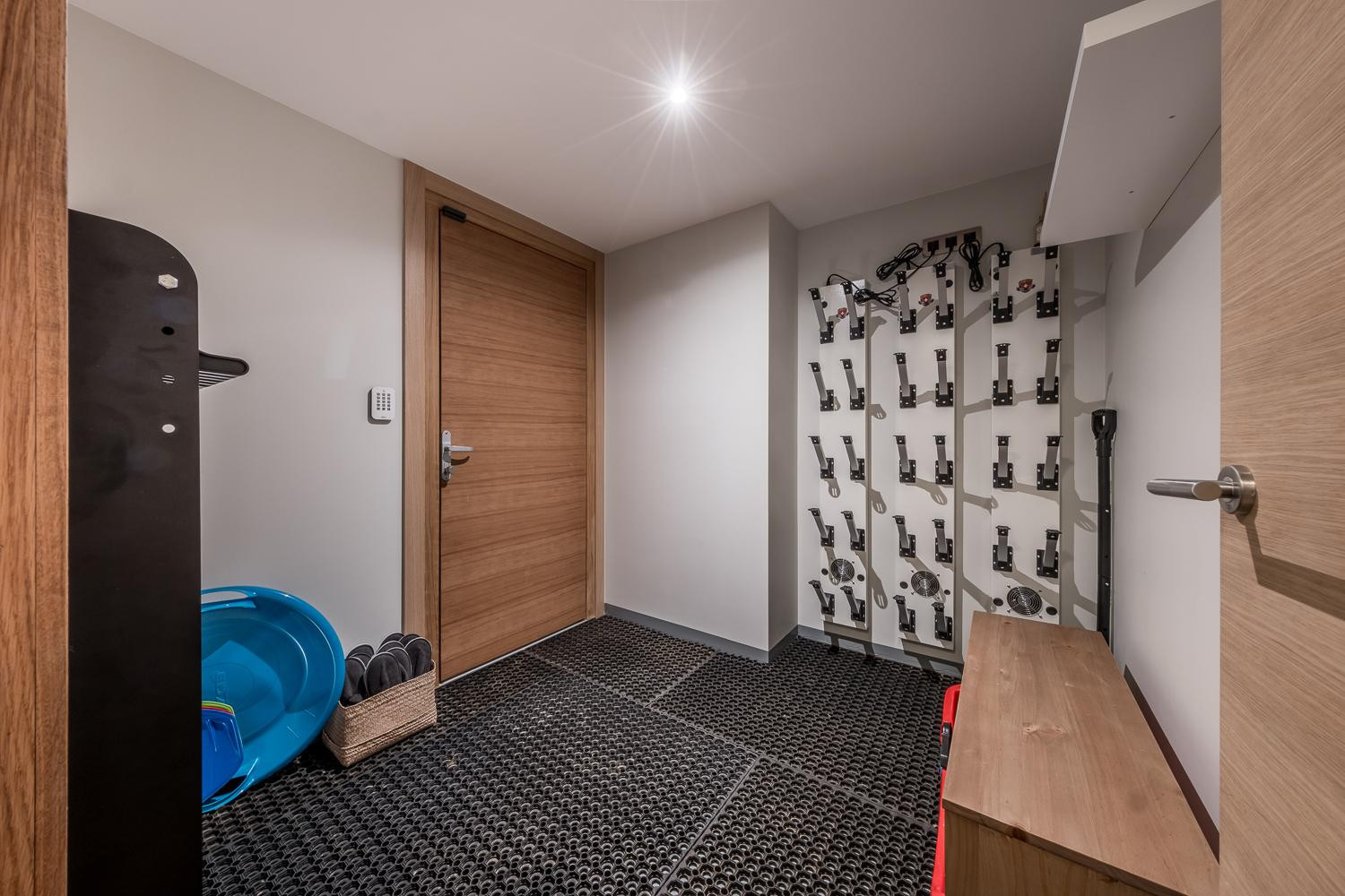 3eba1f11-cadb-4cf5-8f8c-393171474728-1451327