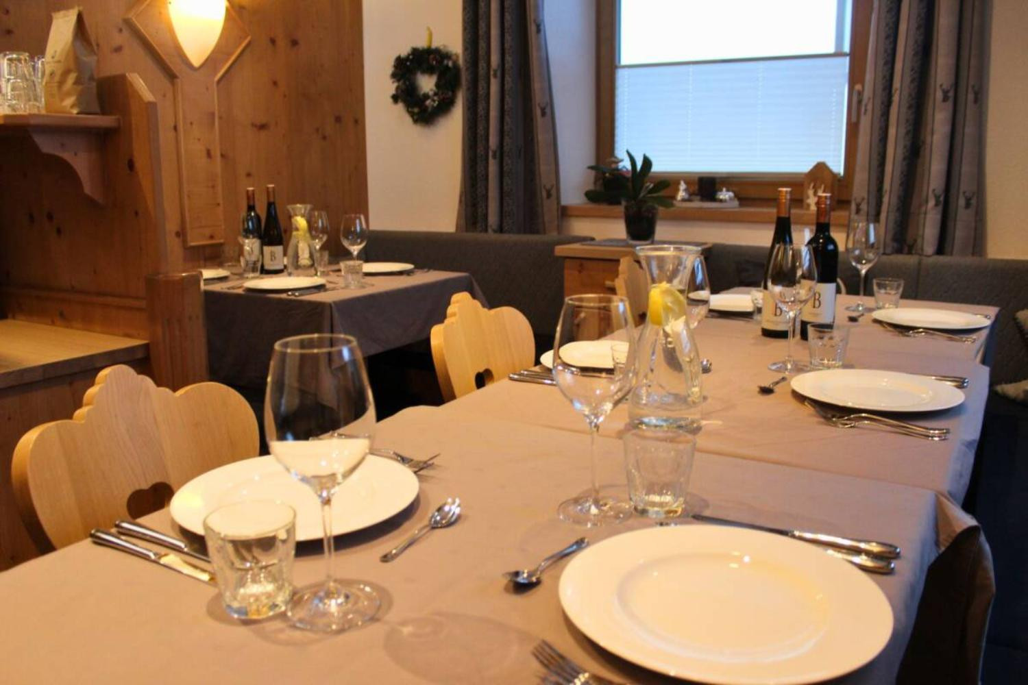 4-catered-chalet-landa-soelden-dinnertafel-v2-scalewidthwzeymdbd-1467100
