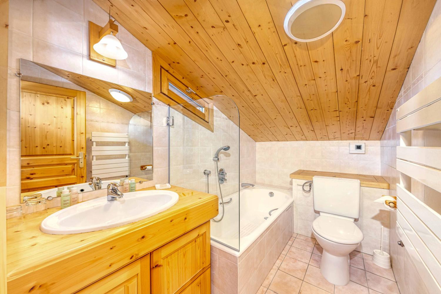 44ea2782-8305-4eed-8c53-a0f97e6fc47f-1451555