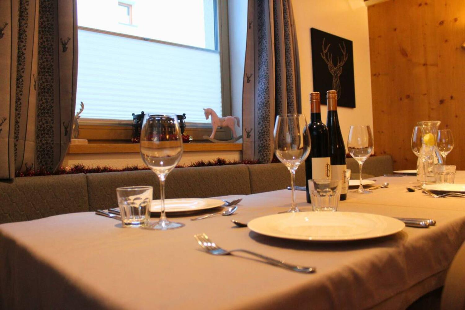 5-catered-chalet-landa-soelden-eetkamer-v2-scalewidthwzeymdbd-1467103