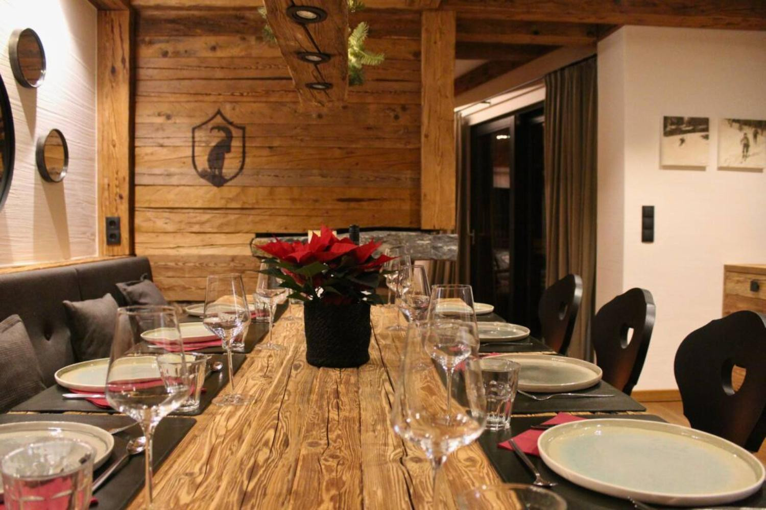 5-catered-chalet-lodge-of-joy-wagrain-flachau-dinertafel-scalewidthwzeymdbd-1467042