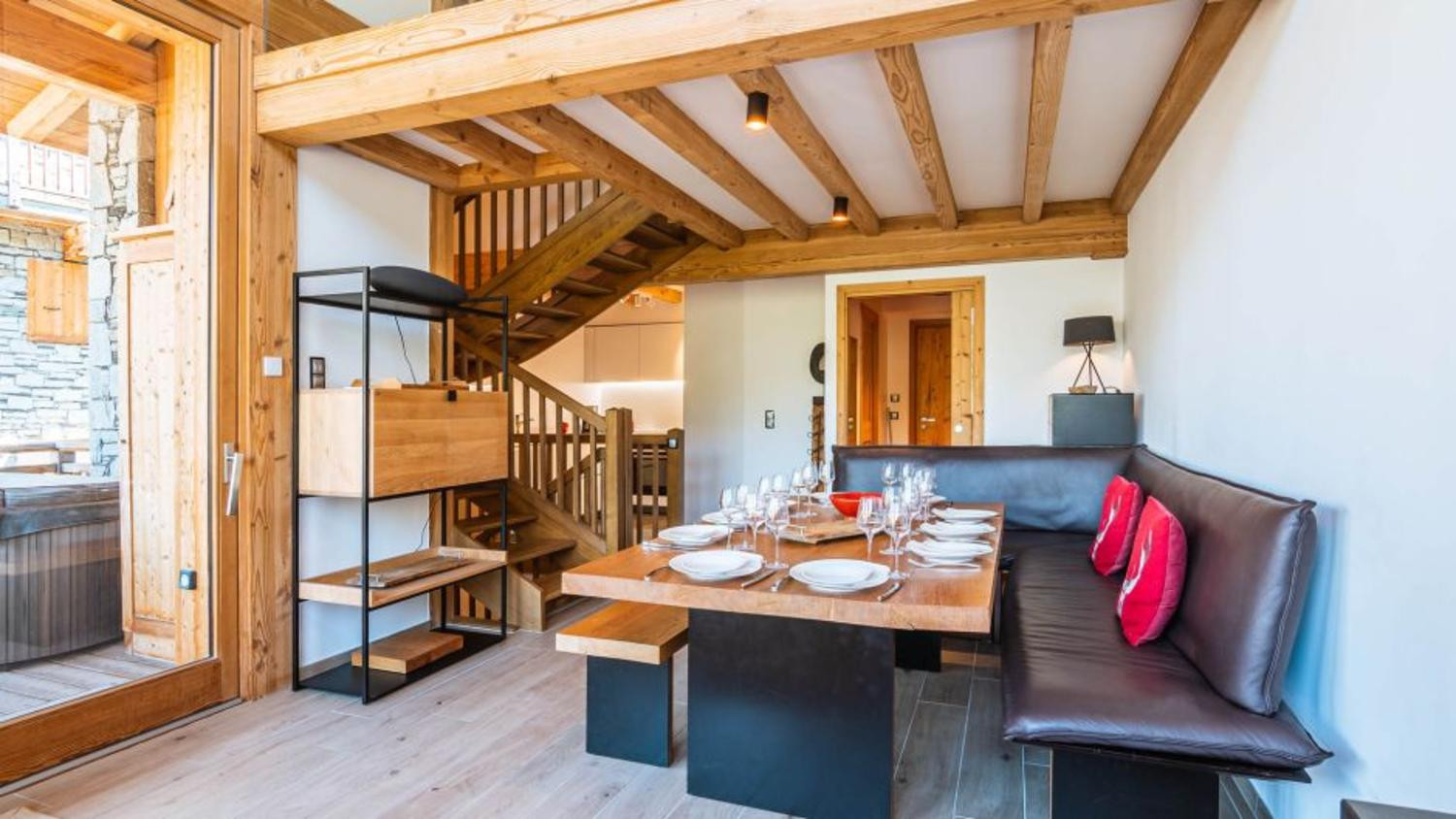 6105207-chalet-monte-corona-dining-area-1267179