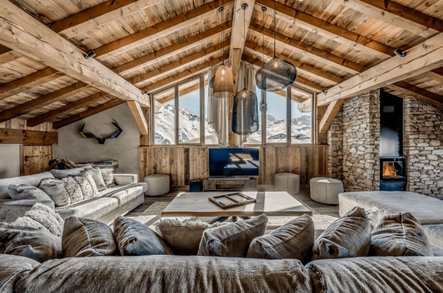 6244306bf6d9cc09b6ab3dbc-charvet-4-1452990