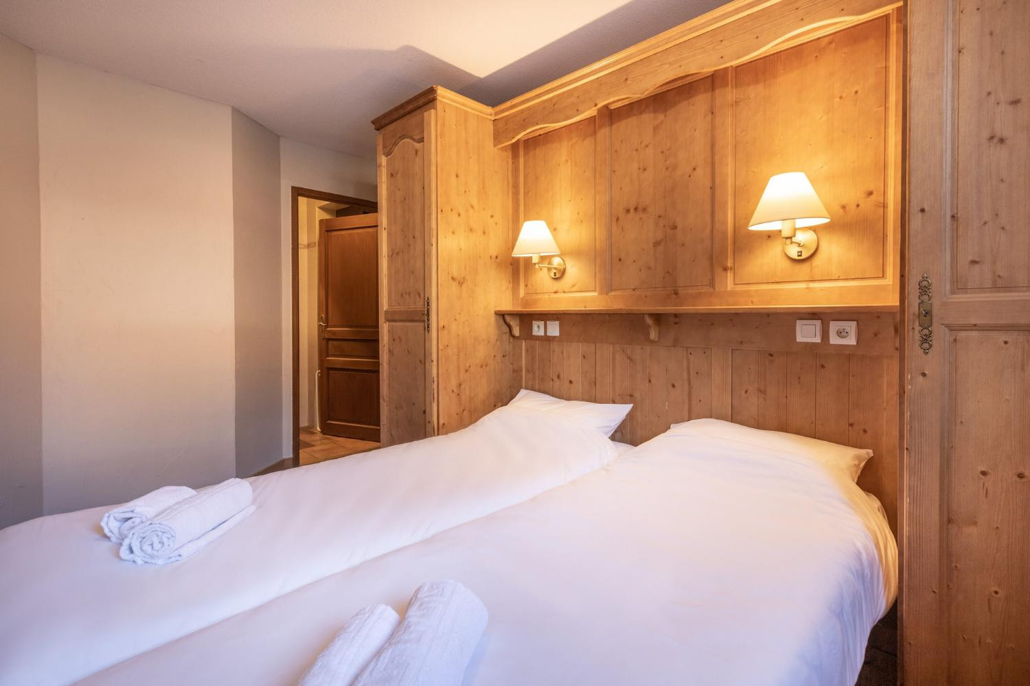 7-046-lesbalcons-apt245-10-12pers-c-reyboz-1462972 7-046-lesbalcons-apt245-10-12pers-c-reyboz-1462972
