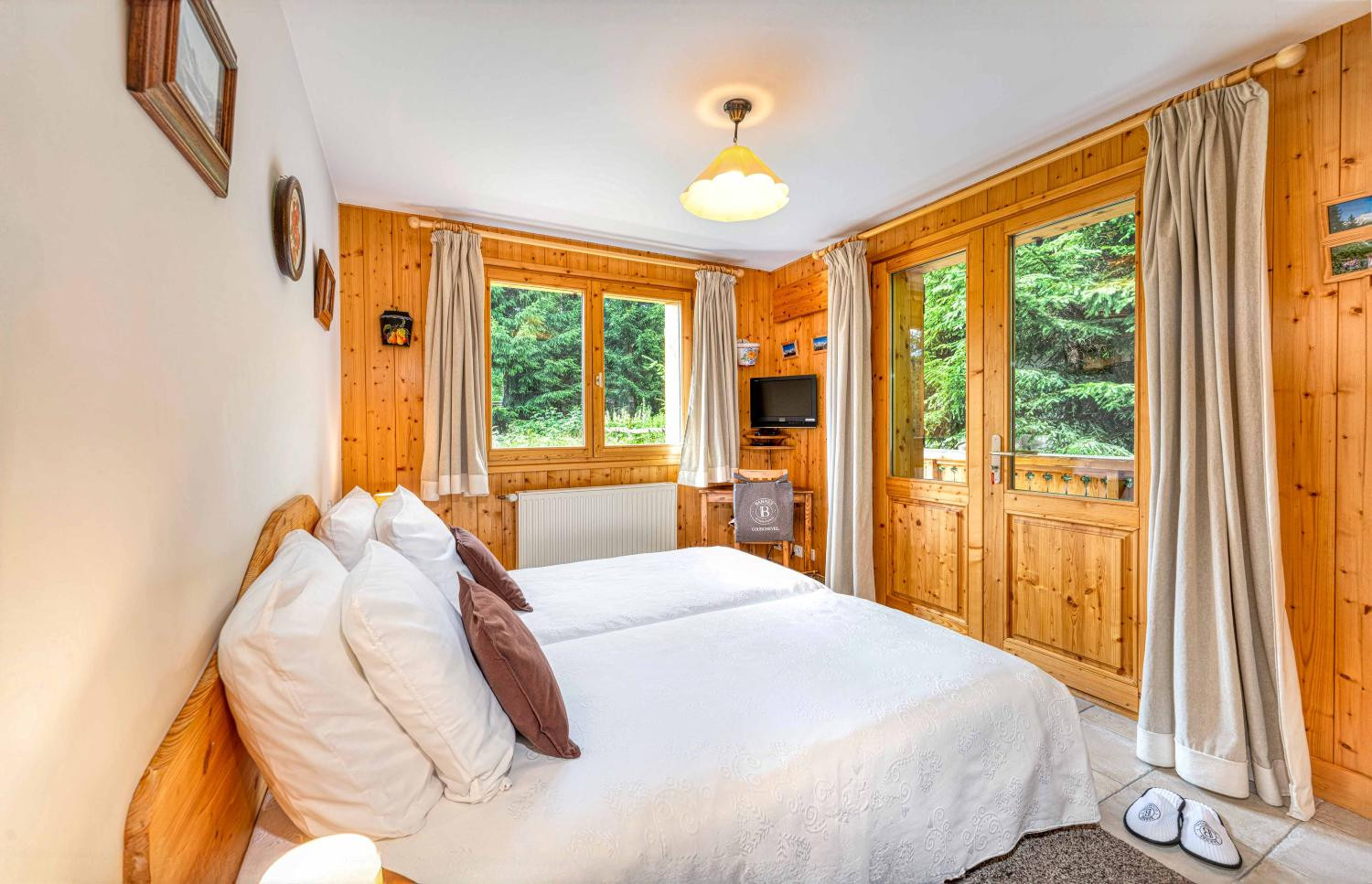 7c4541a4-bca3-43db-bad5-9146d5a8939b-1451551