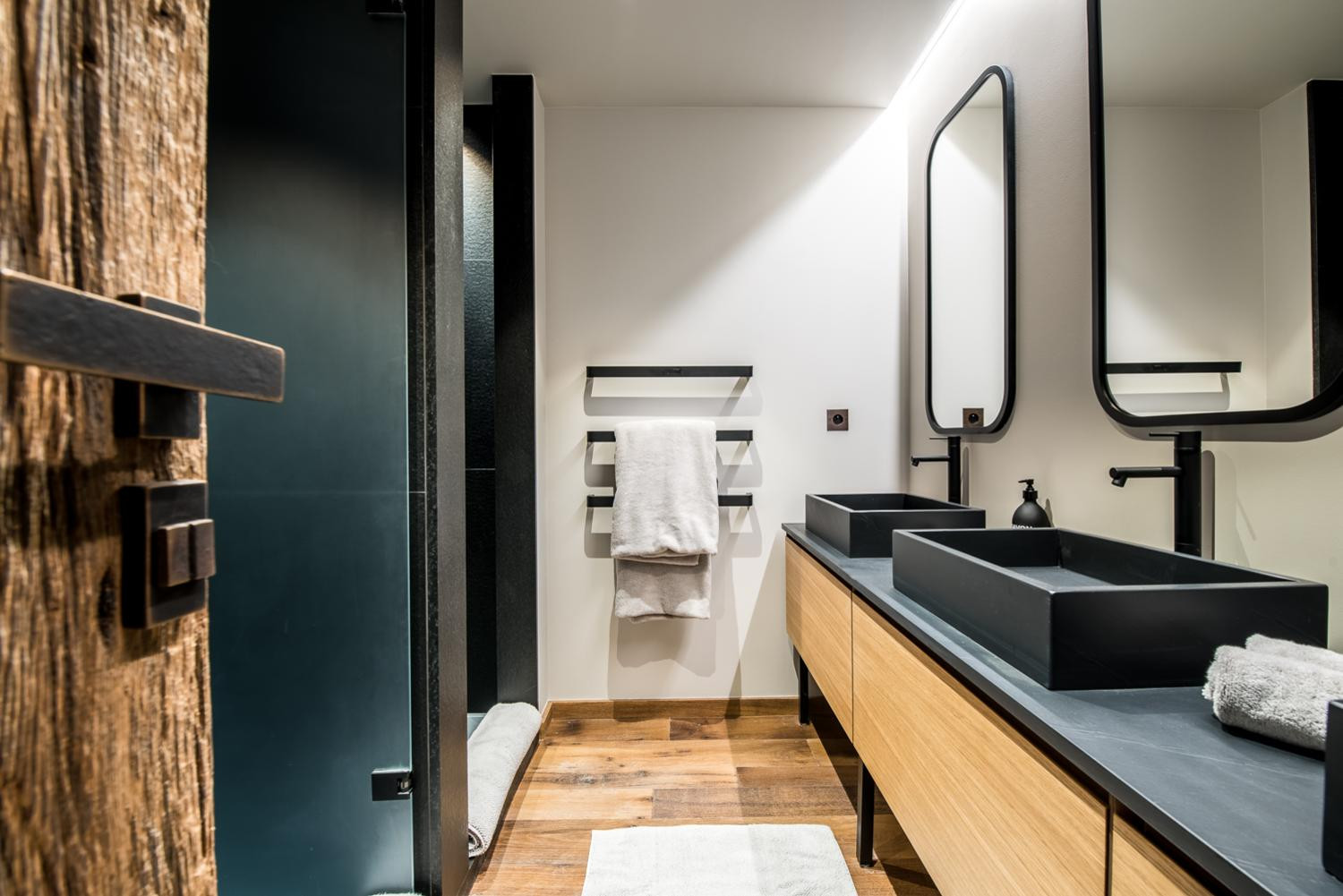 815e101c-2b5a-49f0-8f93-f319bd56aab1-1450885