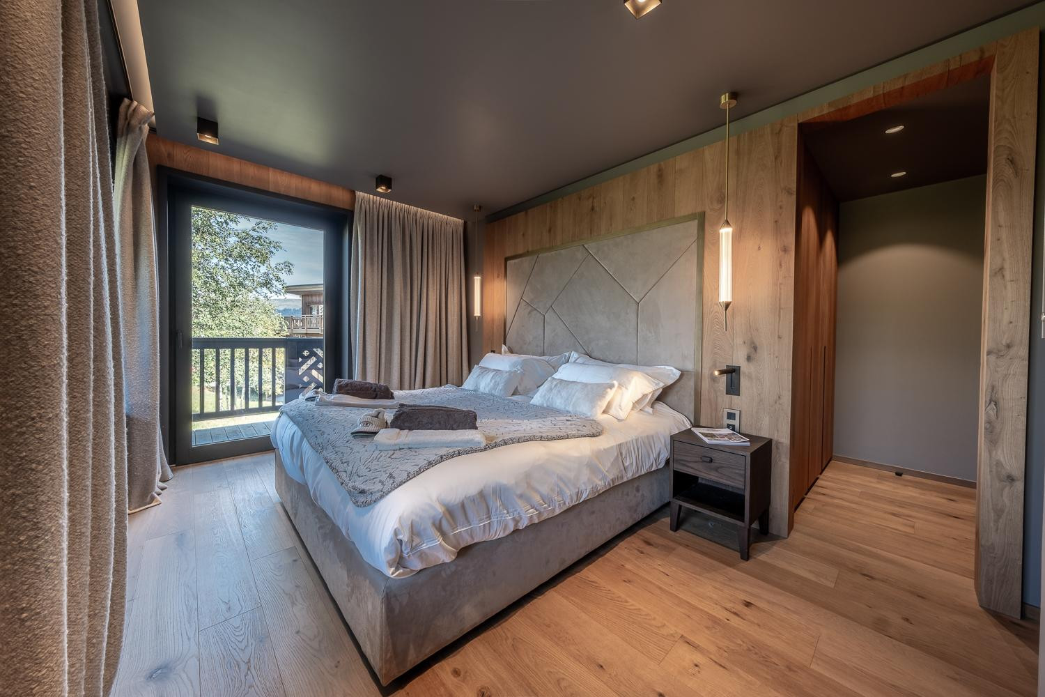 8a4f6d09-cbe2-4508-aa30-443fc46f93ff-1451364