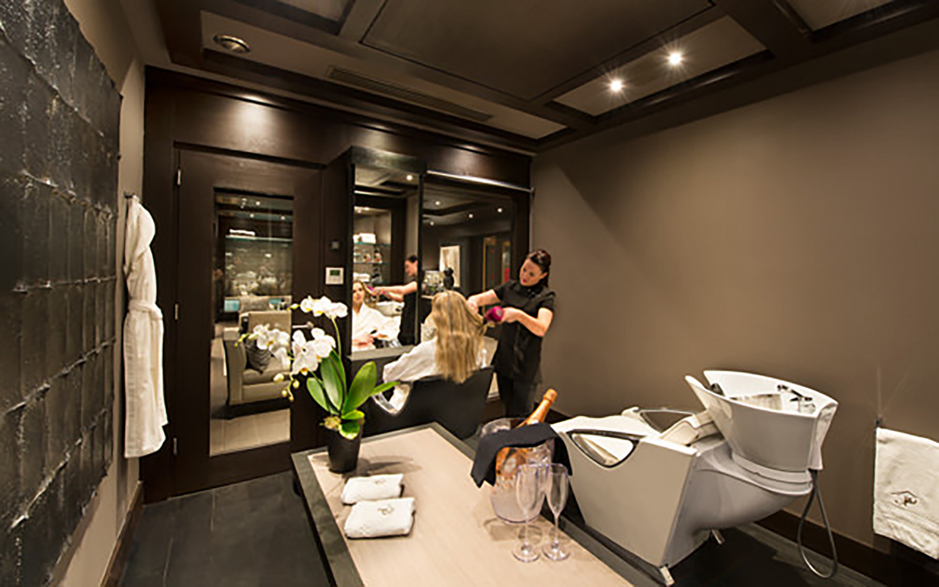 8cd1938f-cdd4-4975-951b-2f020d170006-1451683