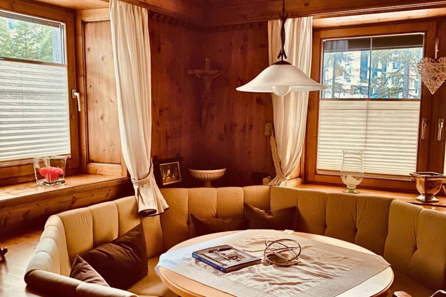 9-catered-chalet-landa-soelden-zitkamer-v2-scalewidthwzeymdbd-1467107