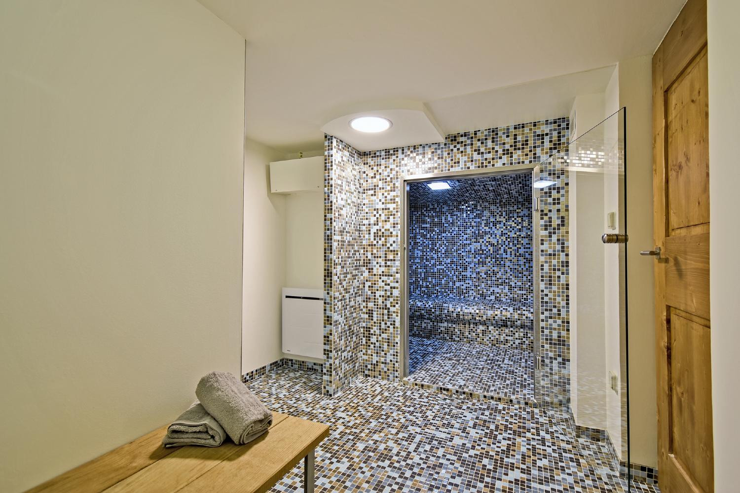 917b5faf-9f95-4951-be2c-18a9d9993fda-1451108 917b5faf-9f95-4951-be2c-18a9d9993fda-1451108