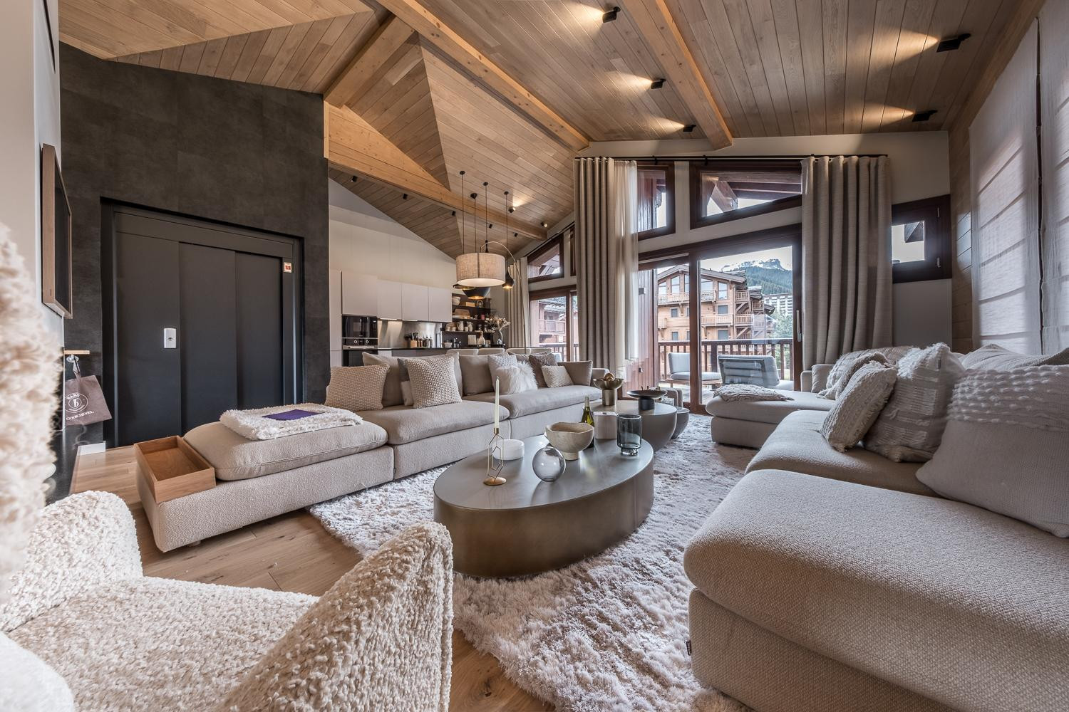 92509c02-43a7-4980-be78-a14fede2b653-1451343