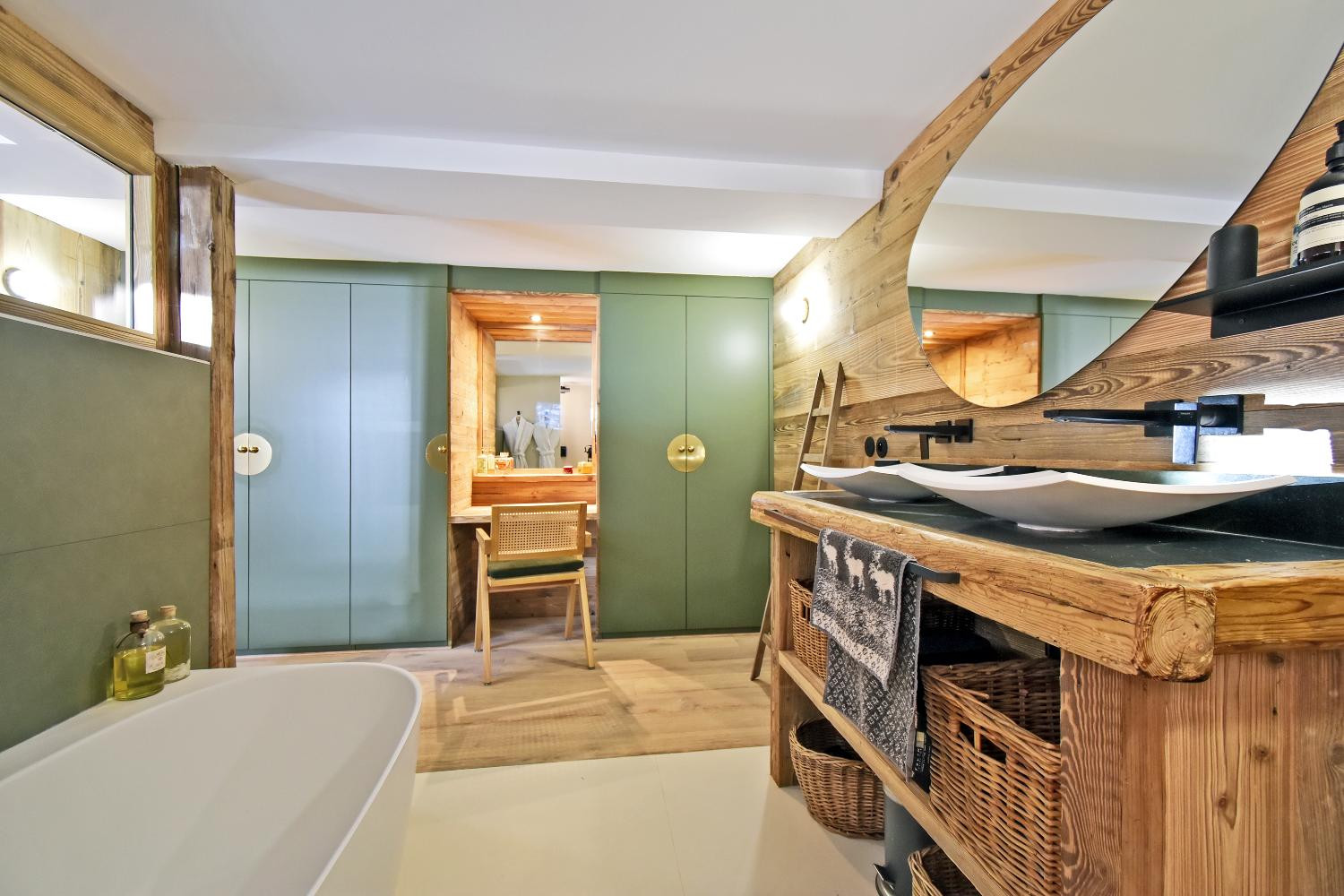 944e89ec-16fa-4667-878d-d16dde595594-1450995