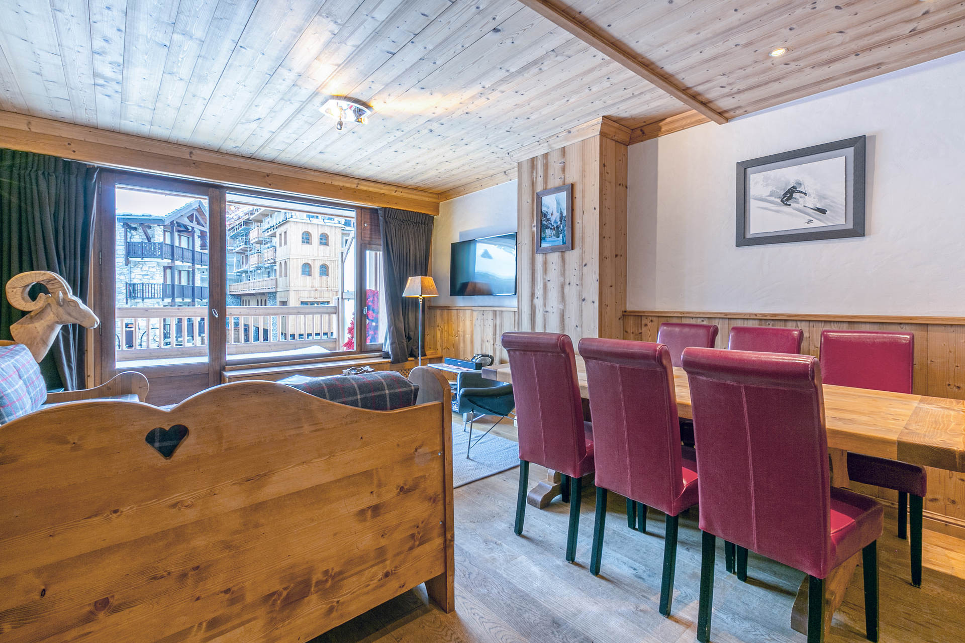 _lv_images__lot_0000010008_02_1456744