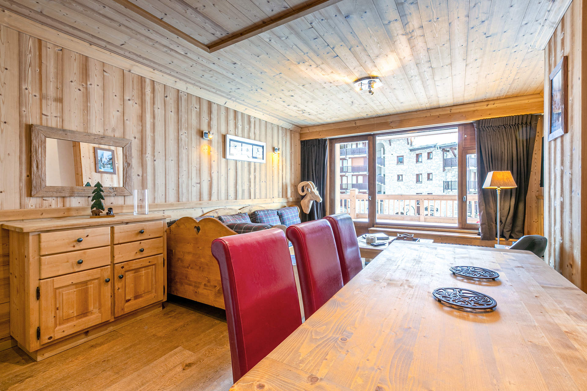 _lv_images__lot_0000010008_03_1456745