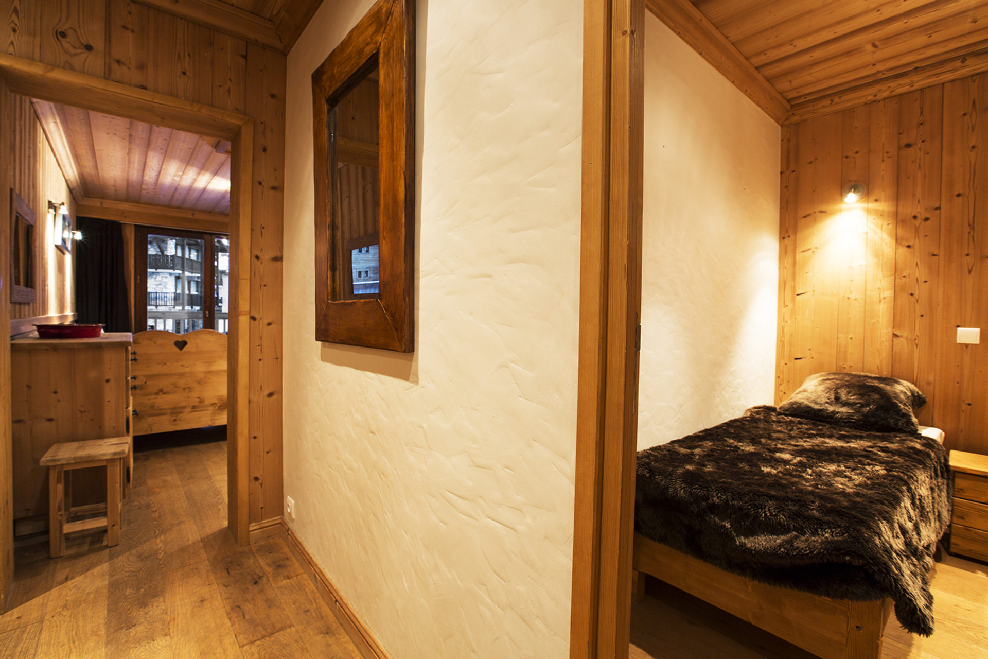 _lv_images__lot_0000010008_06_1456748