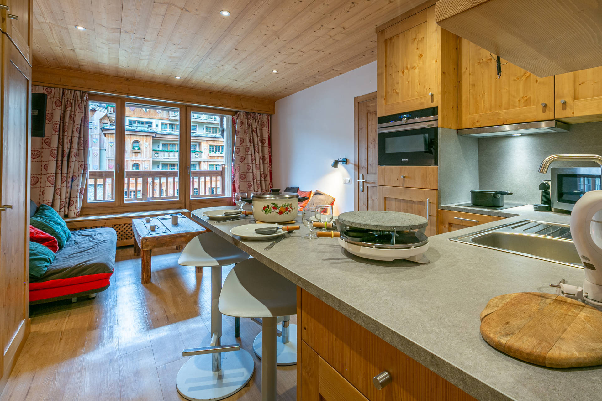 _lv_images__lot_0000010010_03_1458155