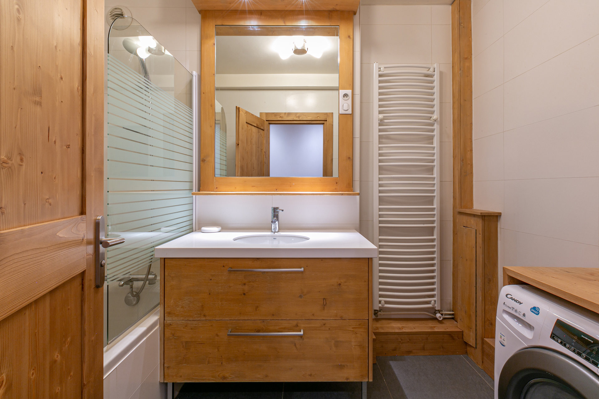 _lv_images__lot_0000010010_07_1458159