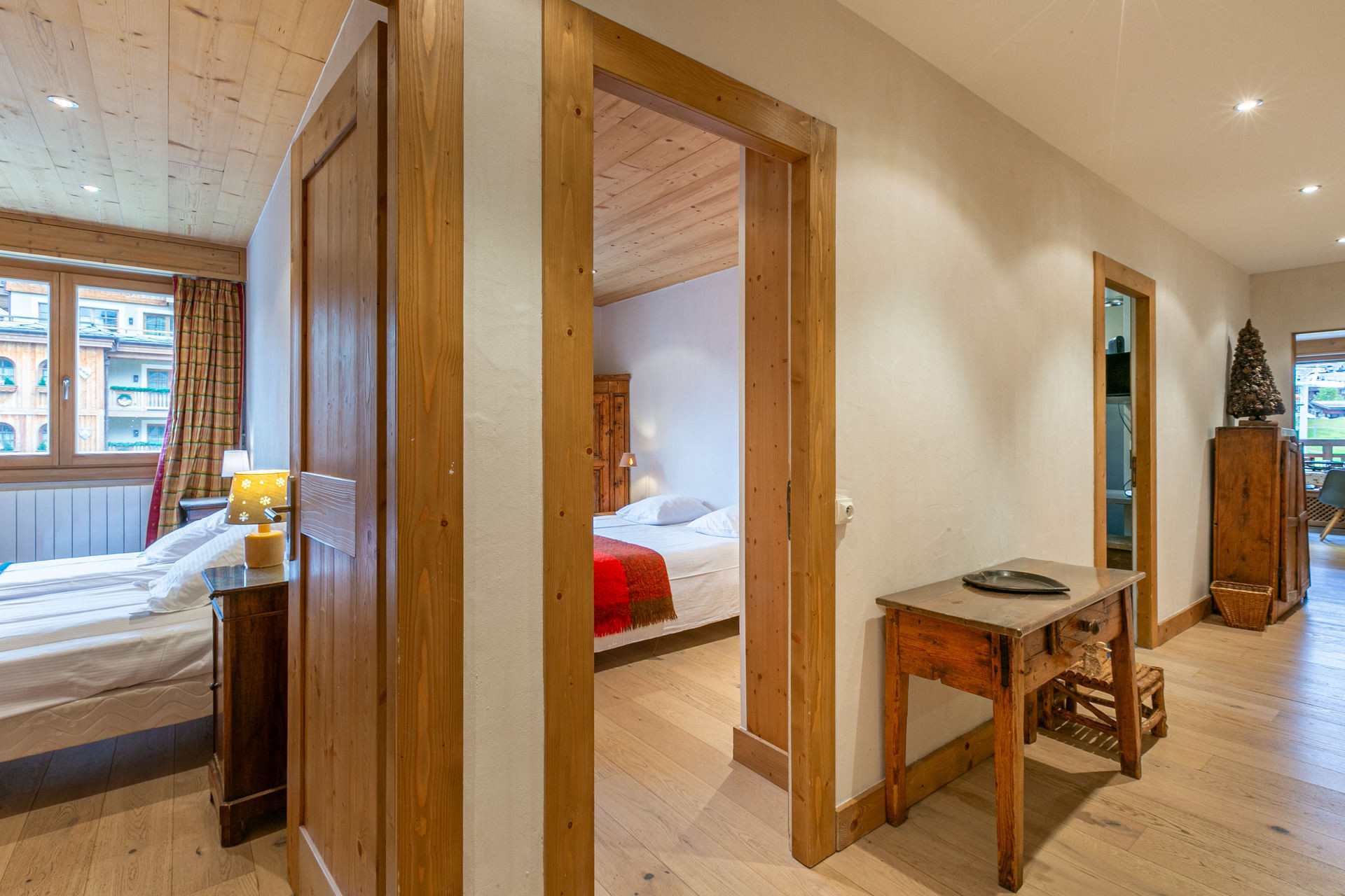 _lv_images__lot_0000010012_10_1456922