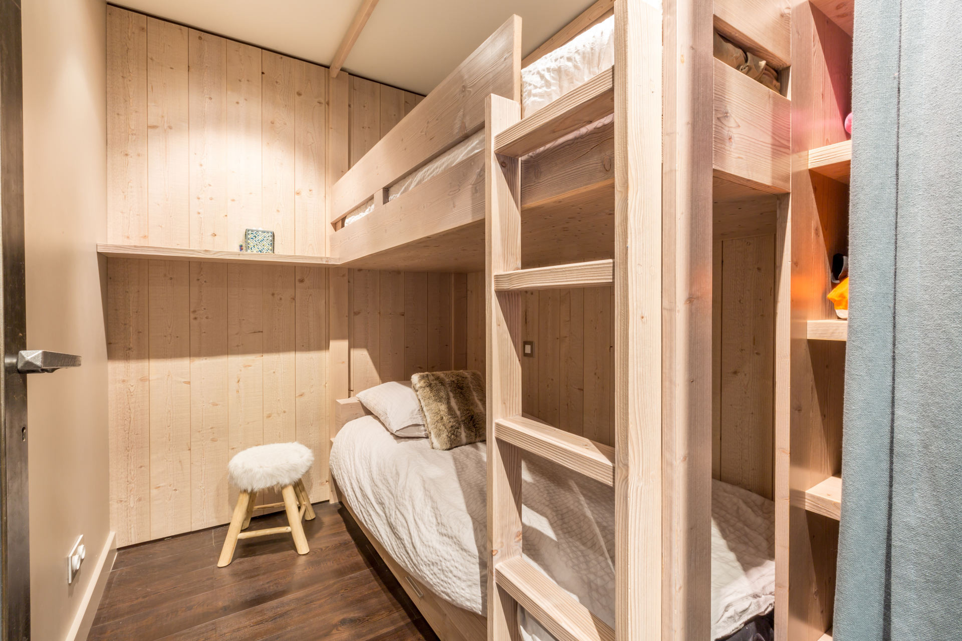 _lv_images__lot_0000020009_08_1457655