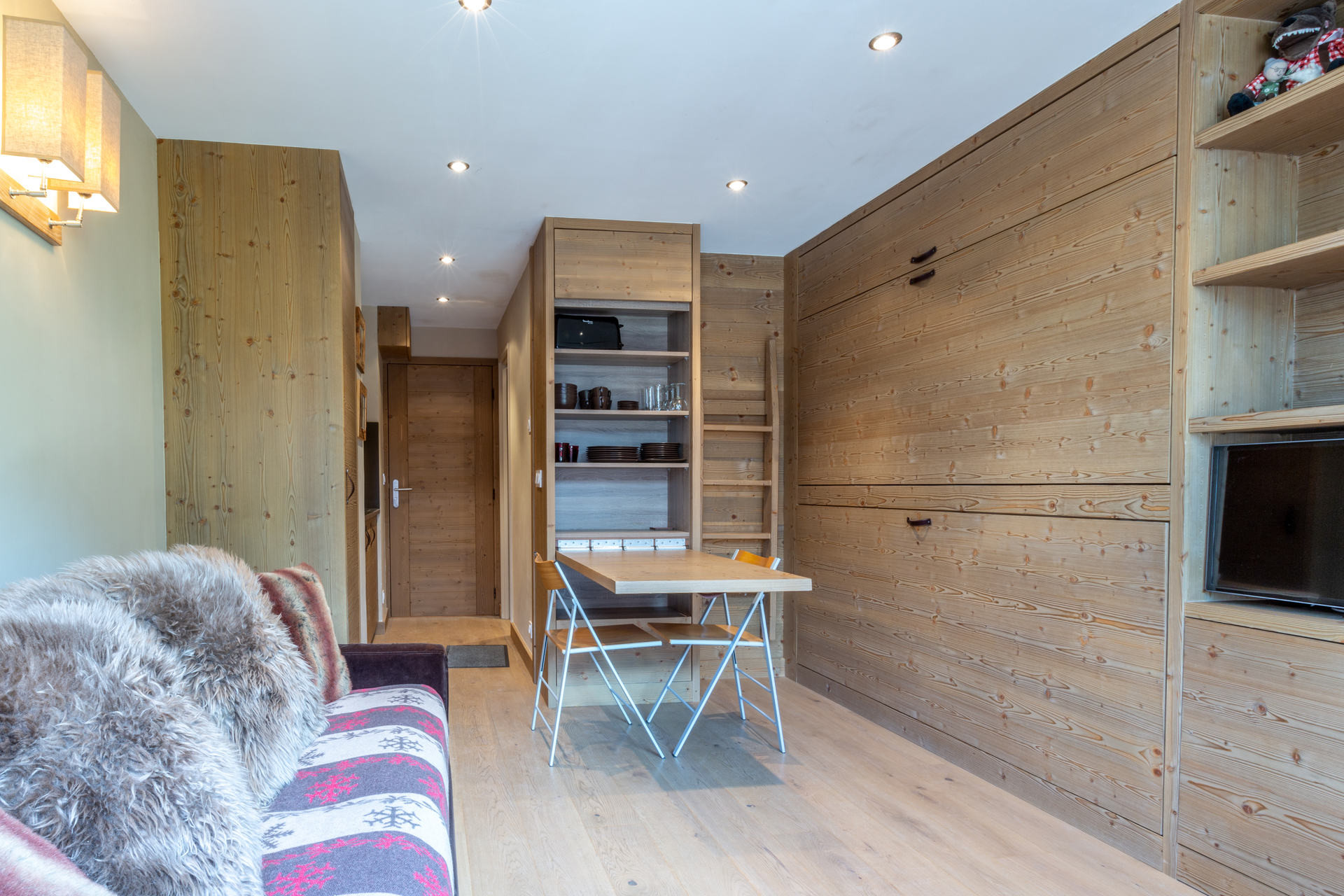 _lv_images__lot_0000060015_03_1456302