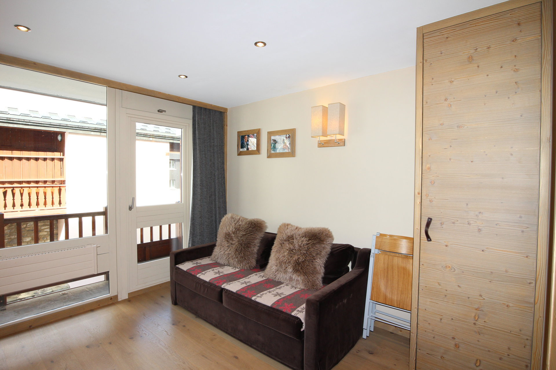 _lv_images__lot_0000060015_13_1456312