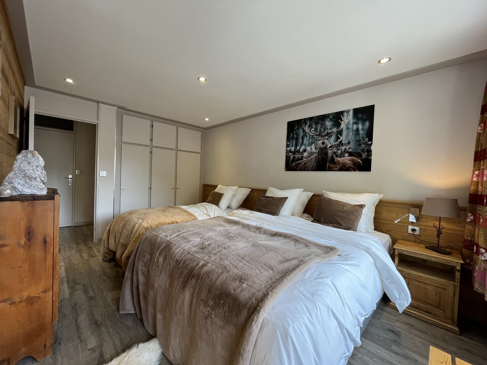 _lv_images__lot_0000100025_09_1458191