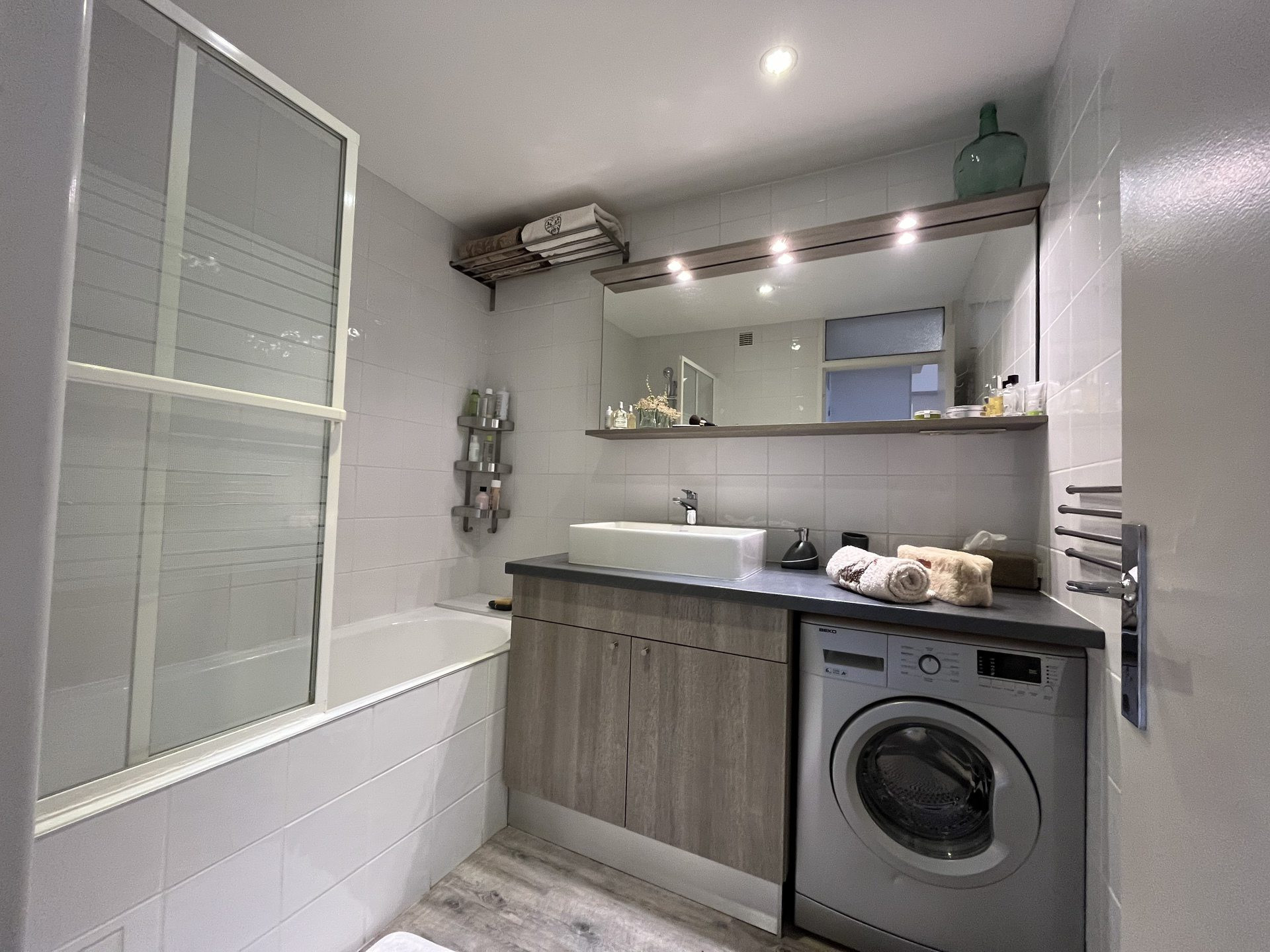 _lv_images__lot_0000100025_10_1458192