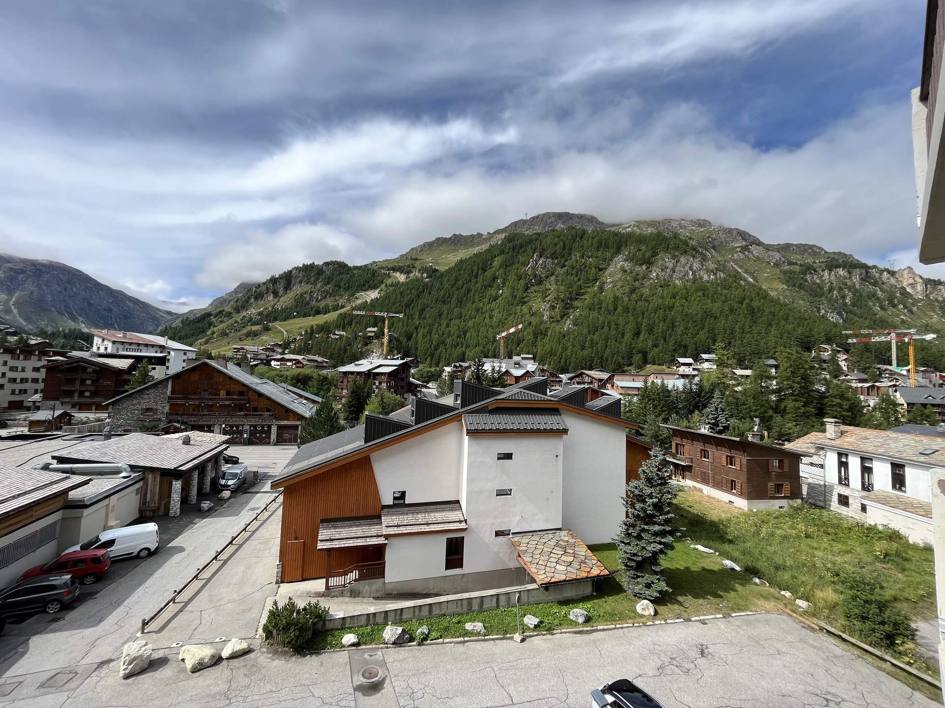 _lv_images__lot_0000100025_15_1458197