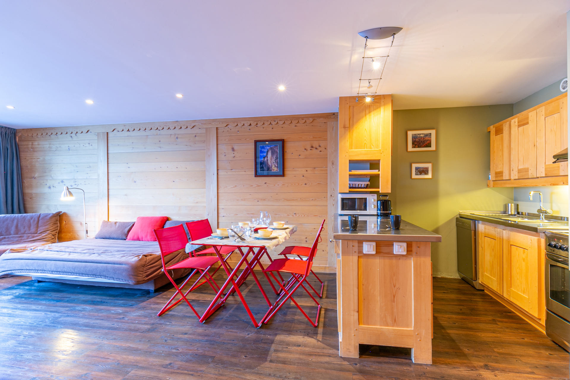 _lv_images__lot_0000100031_01_1455927