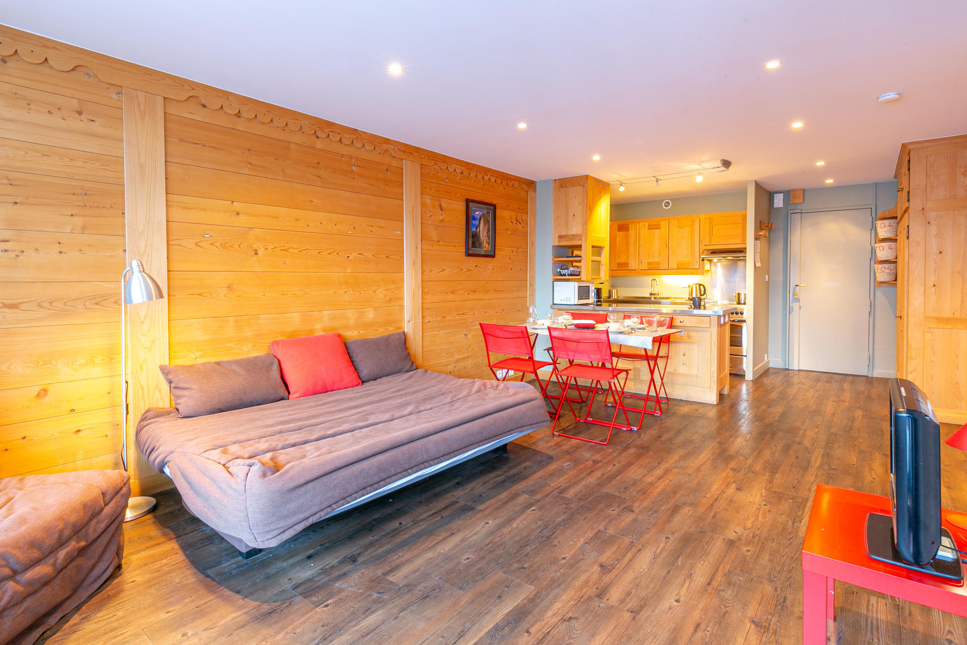 _lv_images__lot_0000100031_02_1455928