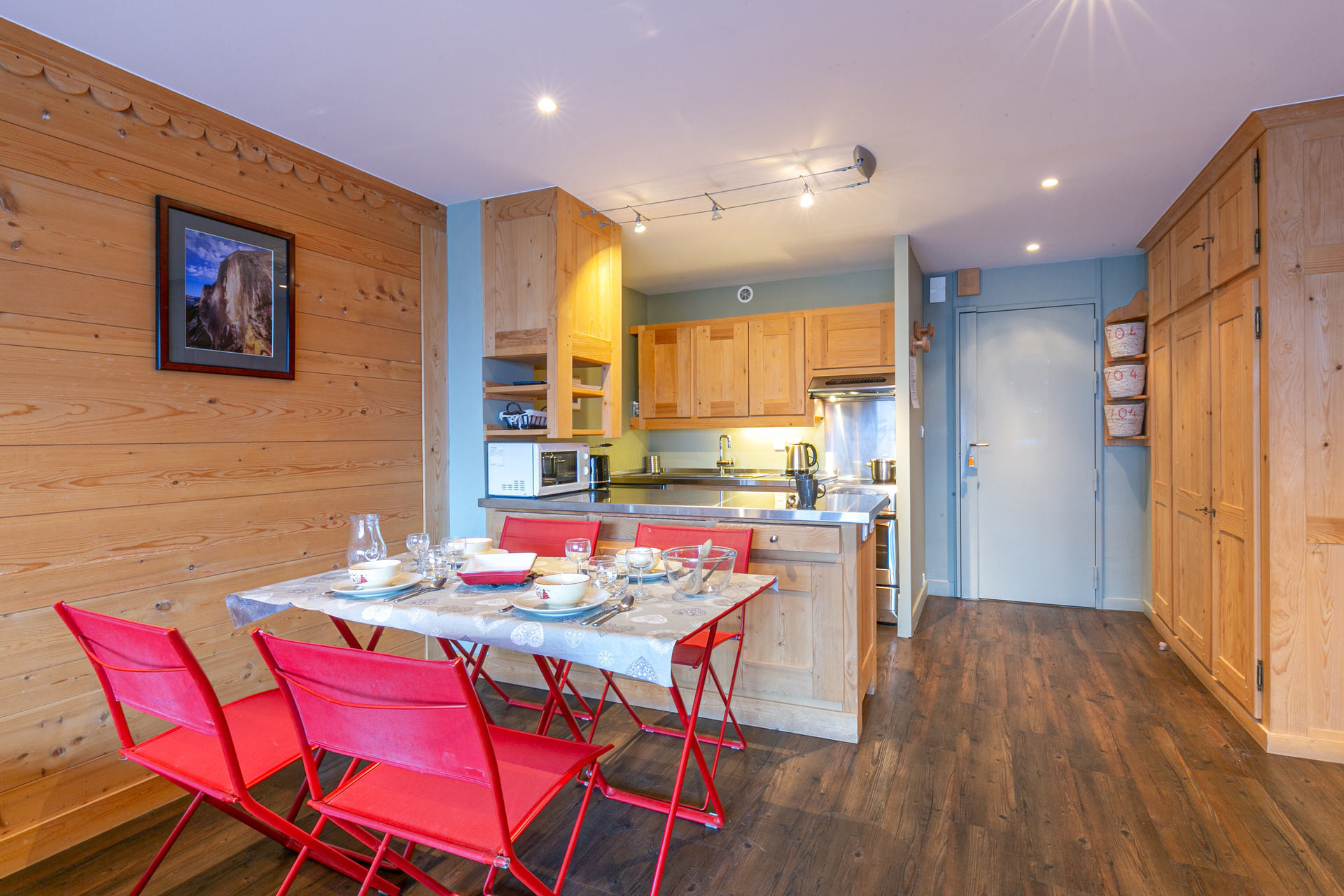 _lv_images__lot_0000100031_03_1455929