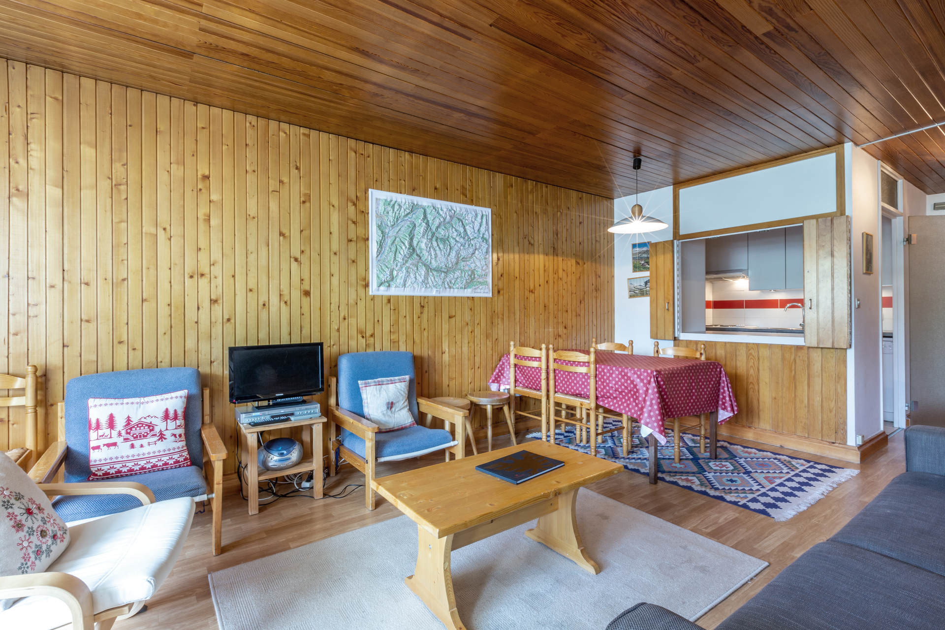 _lv_images__lot_0000100033_03_1455263