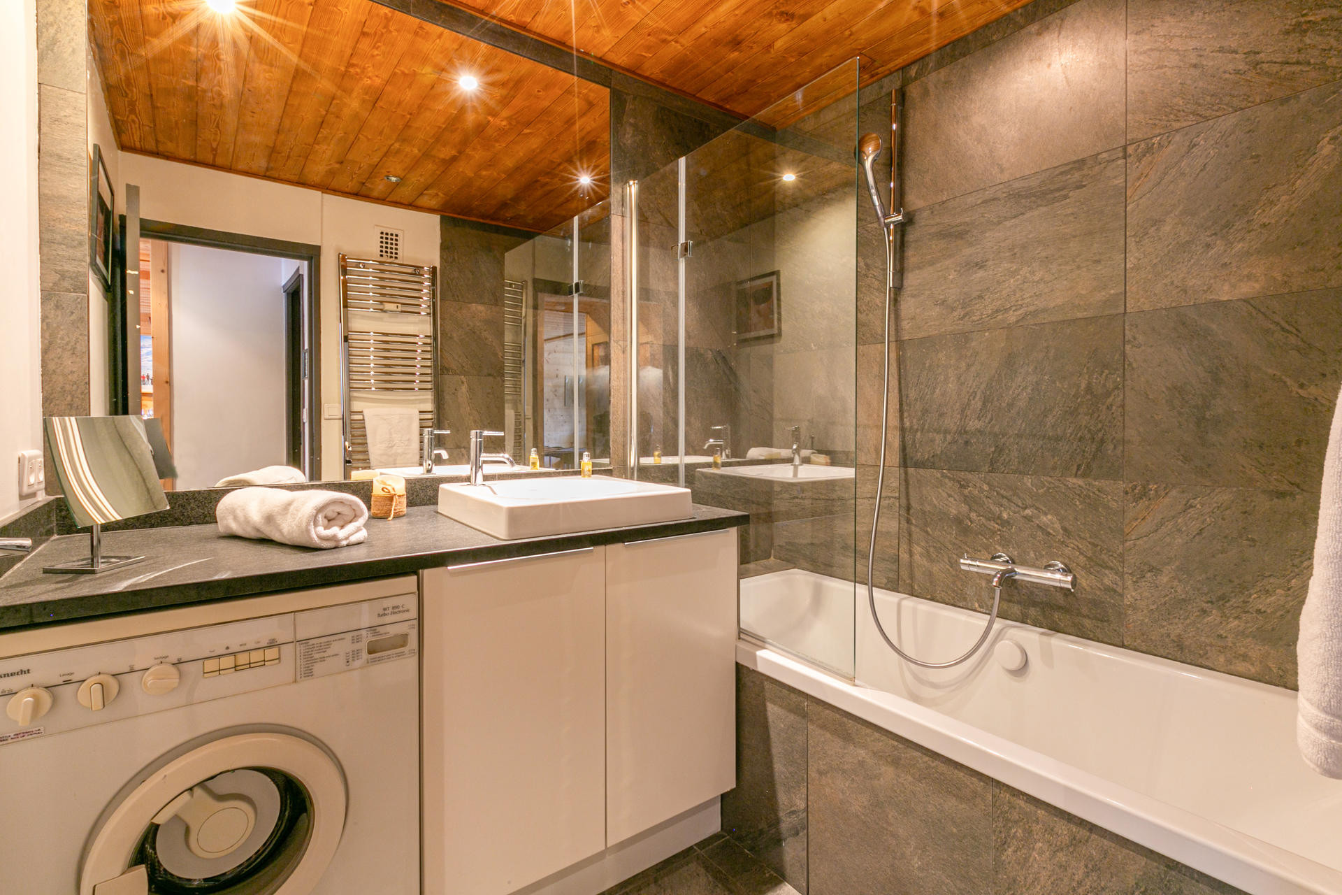 _lv_images__lot_0000100038_09_1455315