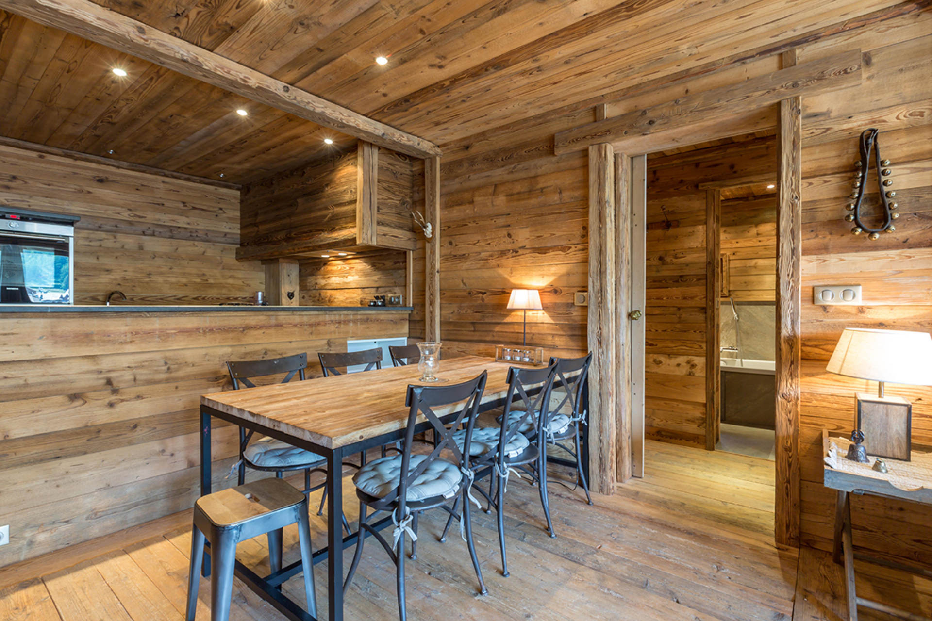 _lv_images__lot_0000100061_03_1457345