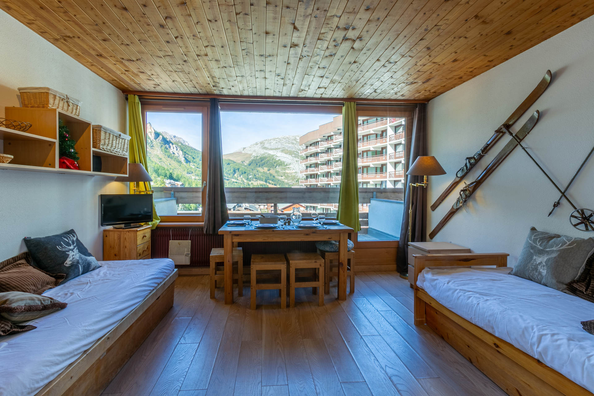 _lv_images__lot_0000110027_04_1458366