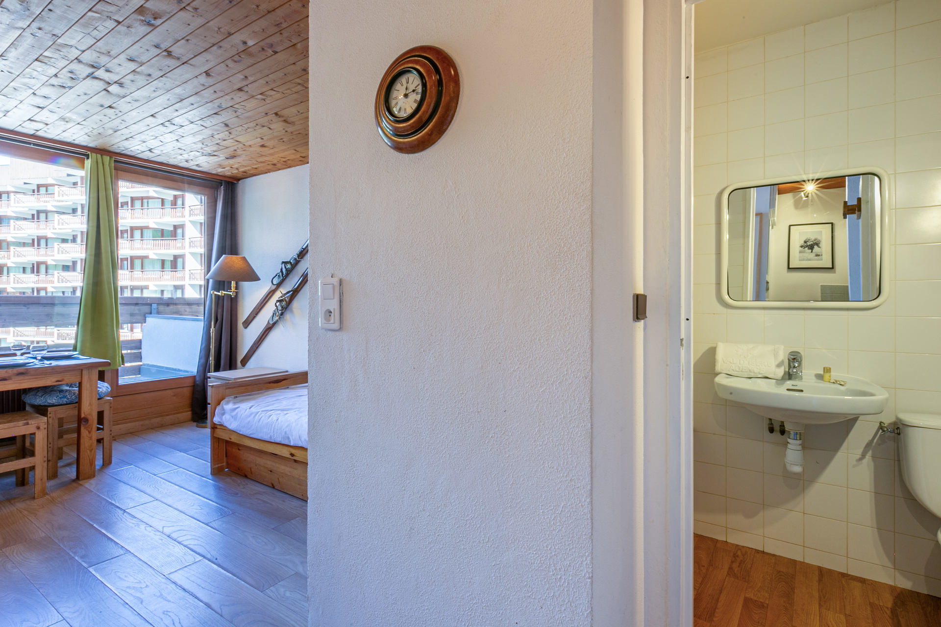 _lv_images__lot_0000110027_08_1458370