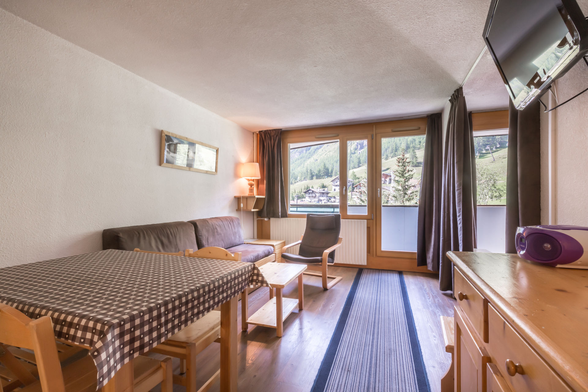 _lv_images__lot_0000120064_03_1458110