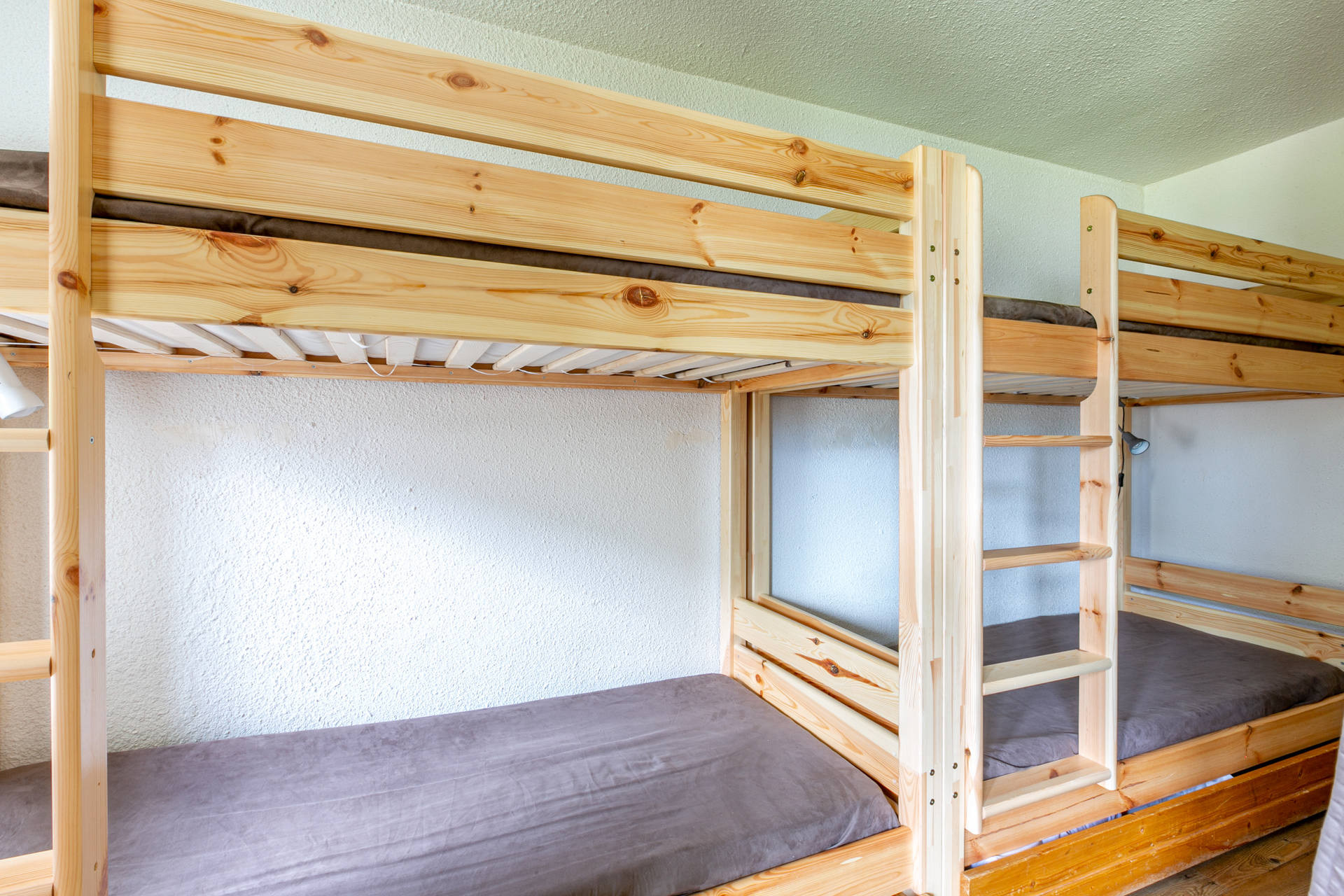 _lv_images__lot_0000120064_06_1458113