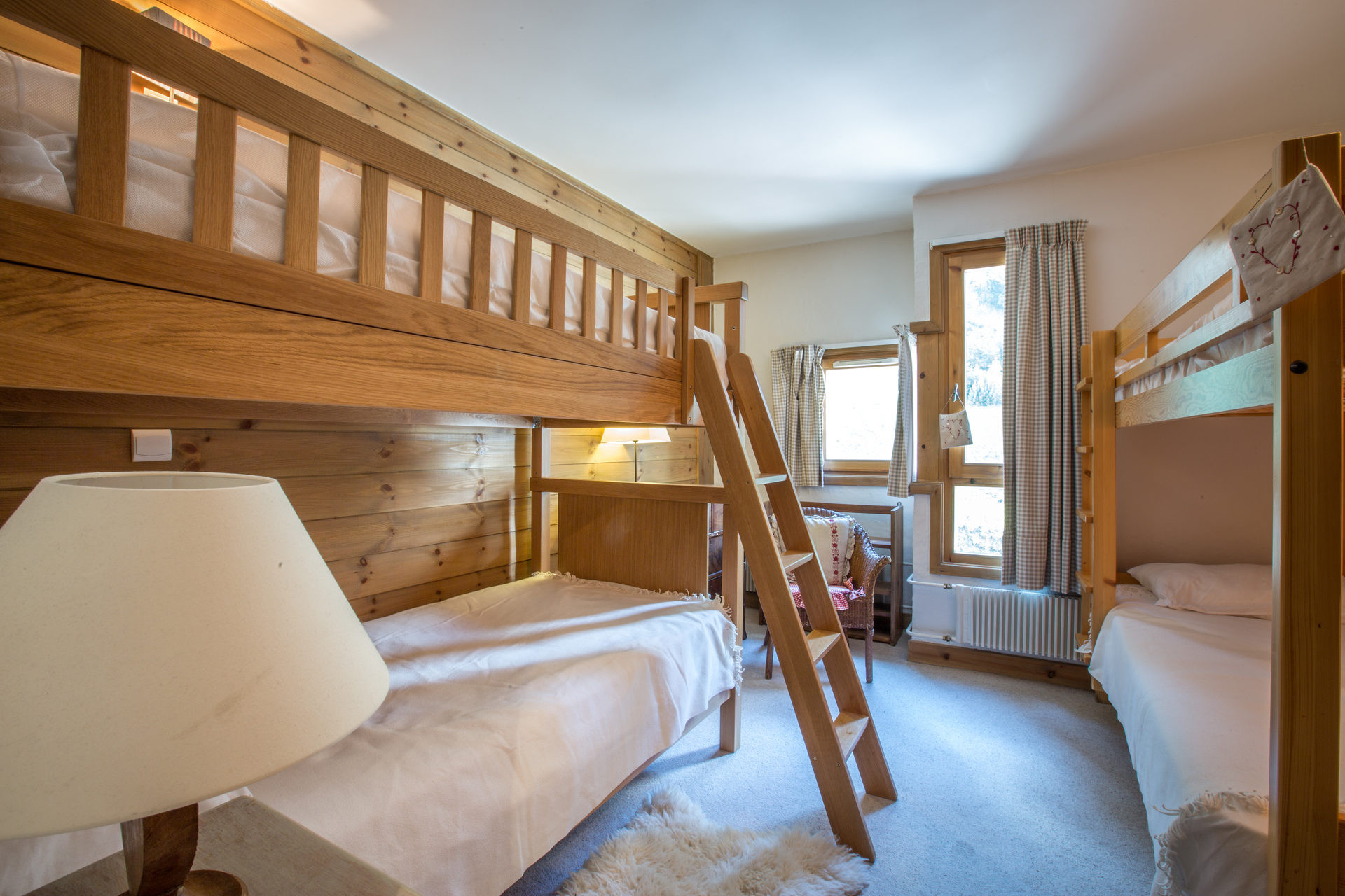 _lv_images__lot_0000140070_08_1455344