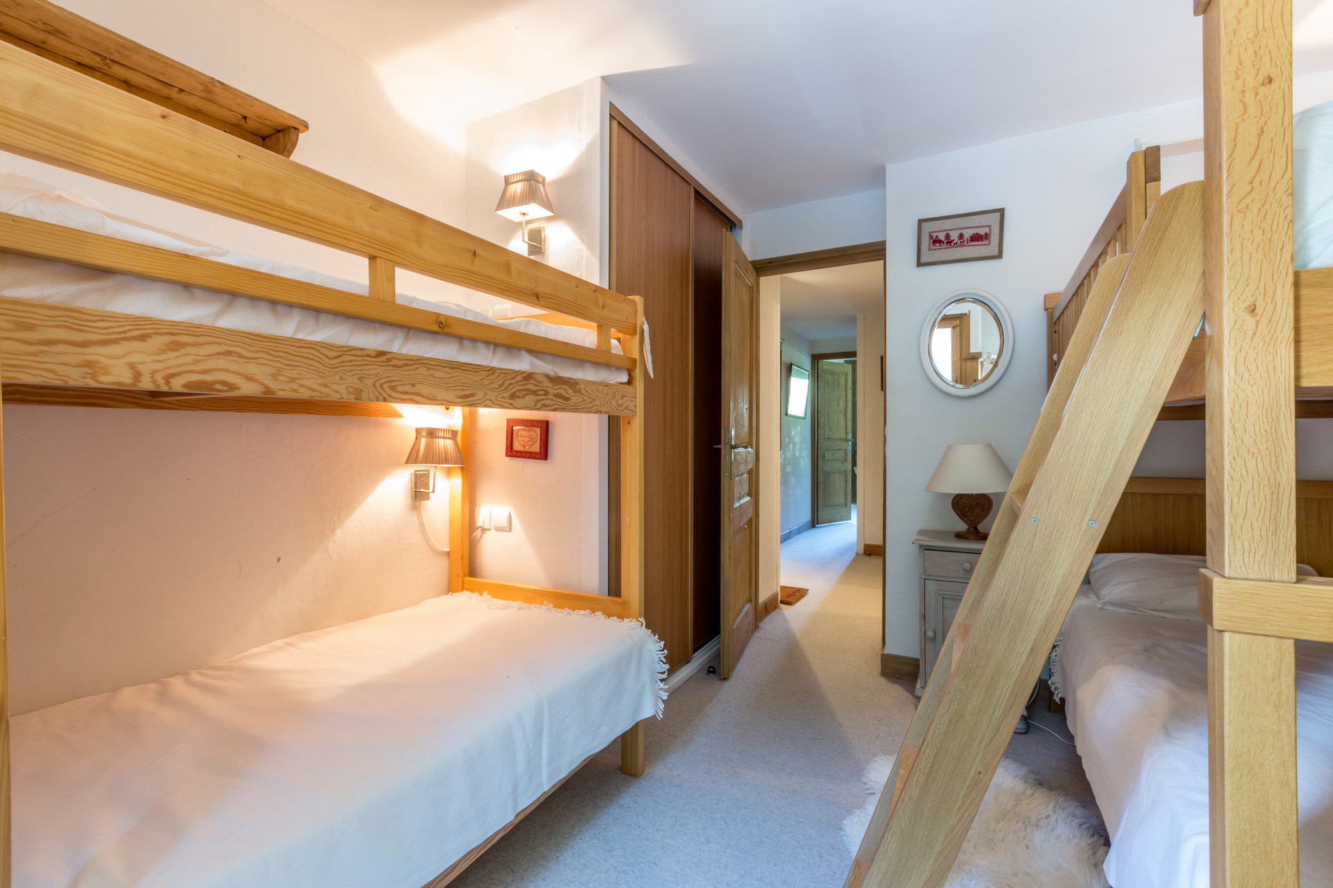 _lv_images__lot_0000140070_09_1455345