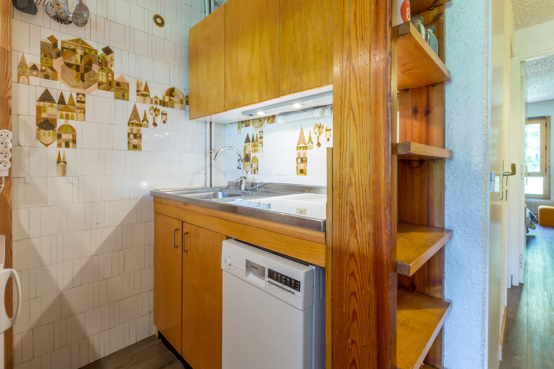 _lv_images__lot_0000140080_04_1457255