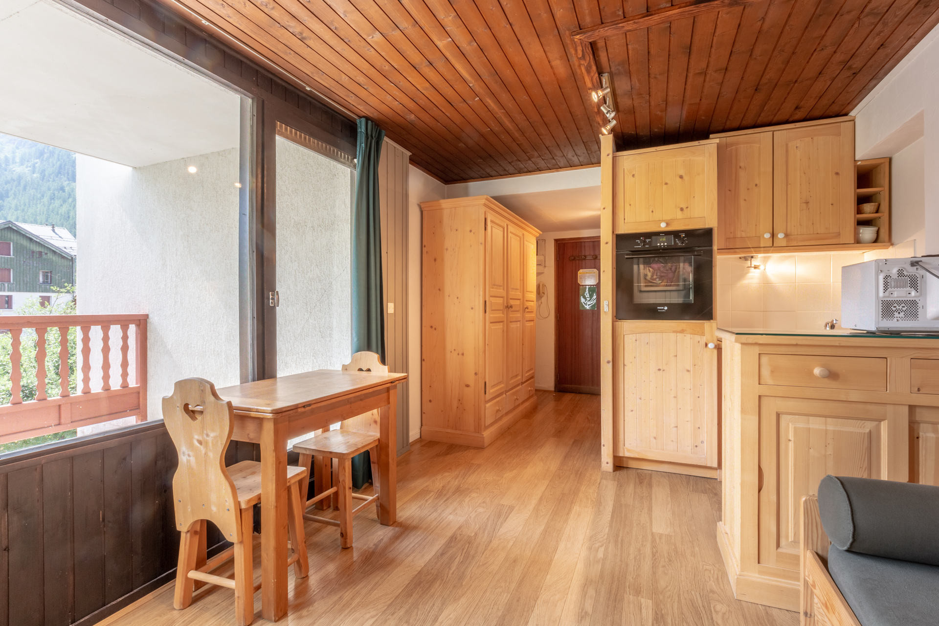 _lv_images__lot_0000150046_03_1458455