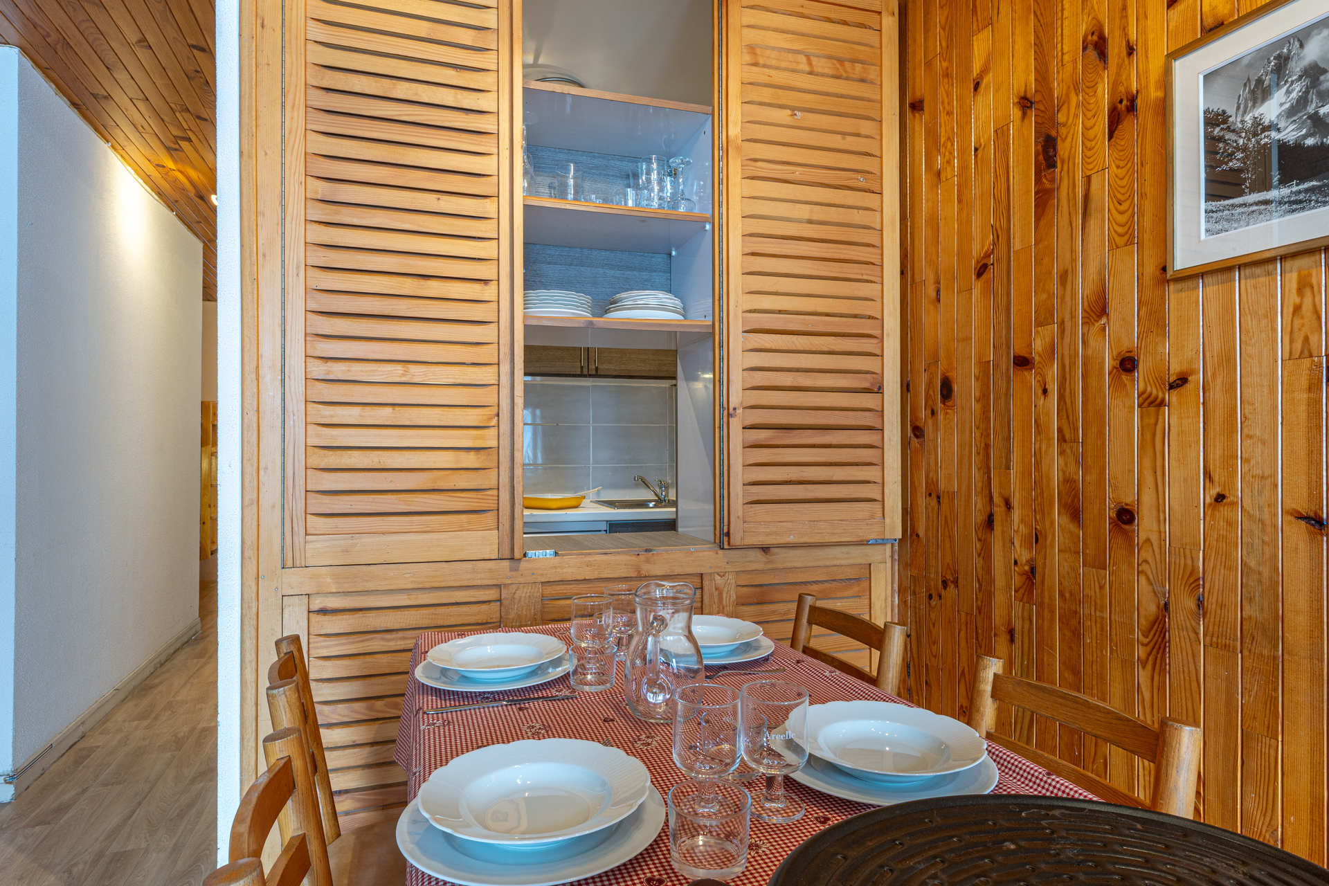 _lv_images__lot_0000180028_03_1456105