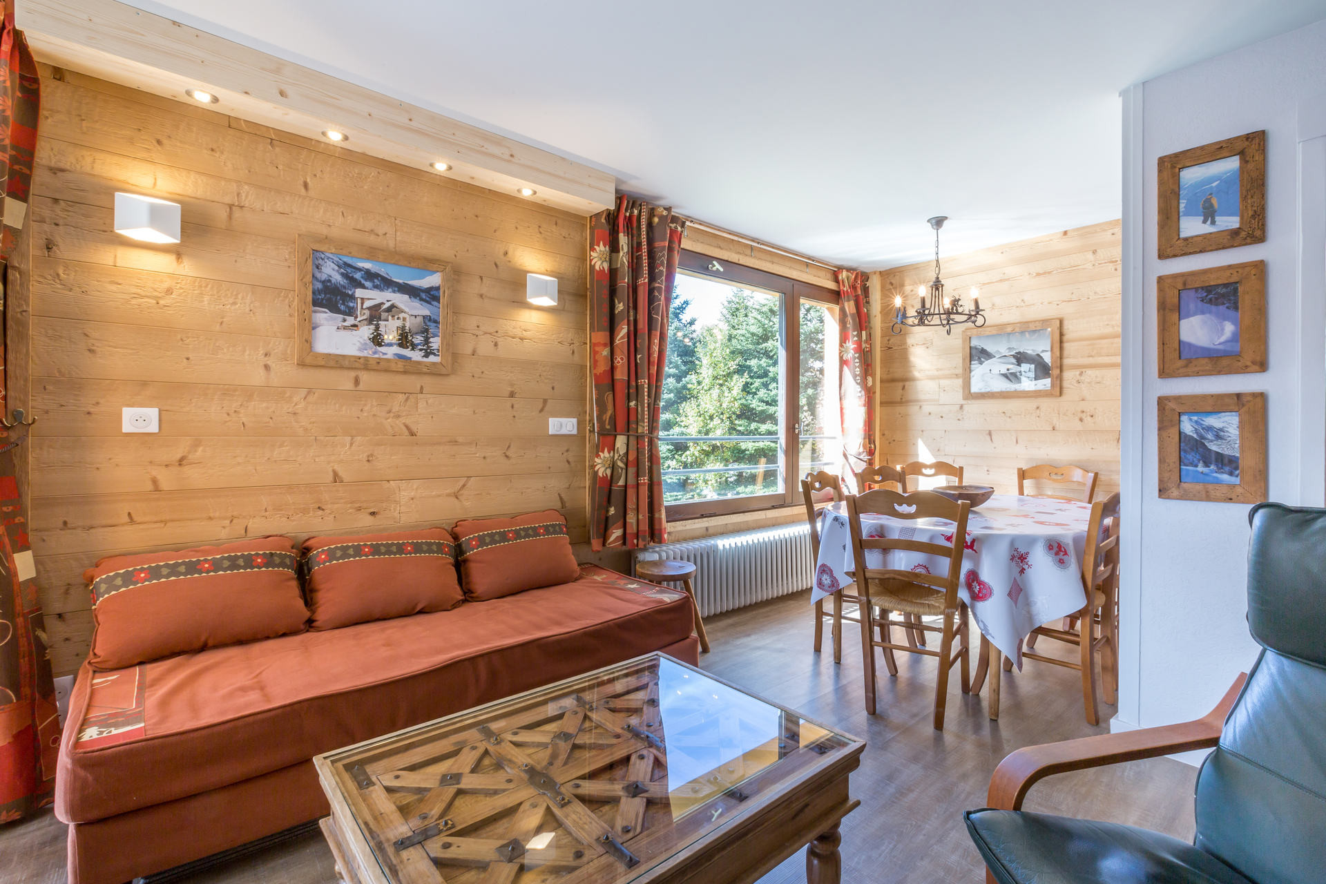 _lv_images__lot_0000190027_02_1456898