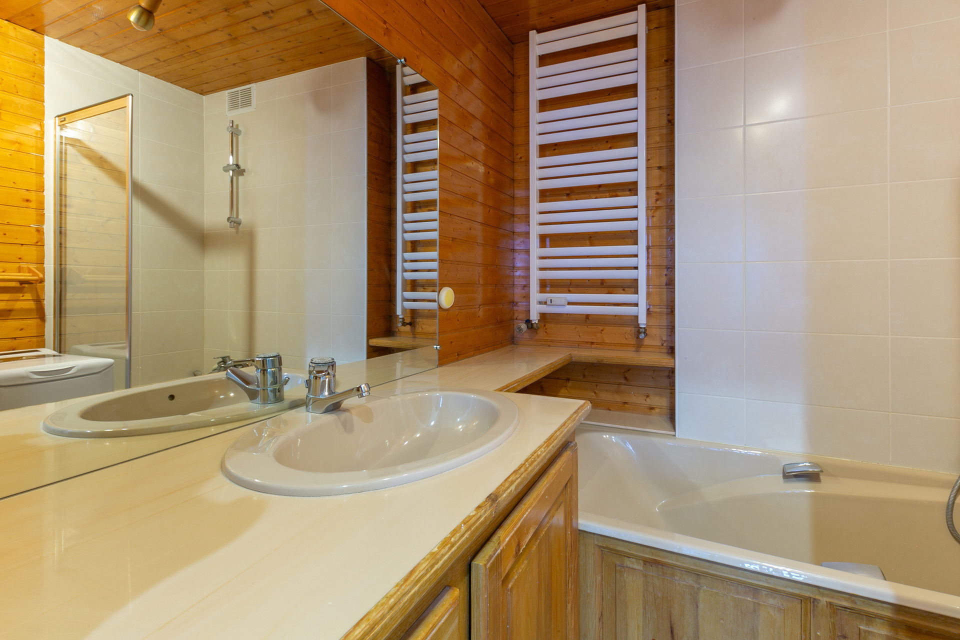 _lv_images__lot_0000200094_12_1456416